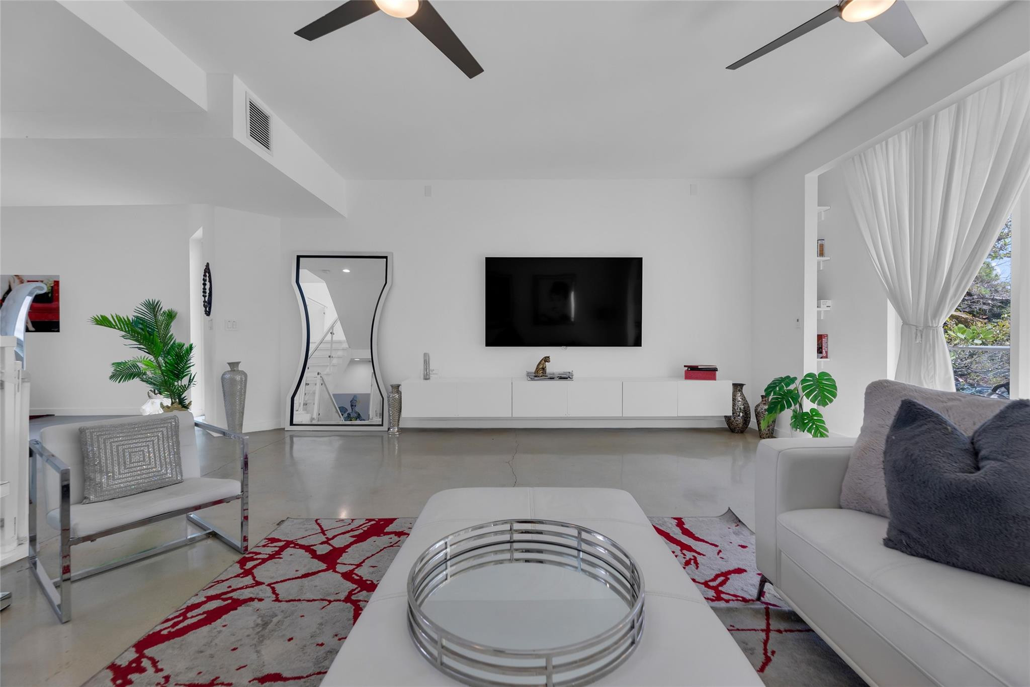 303 SW 9th Street