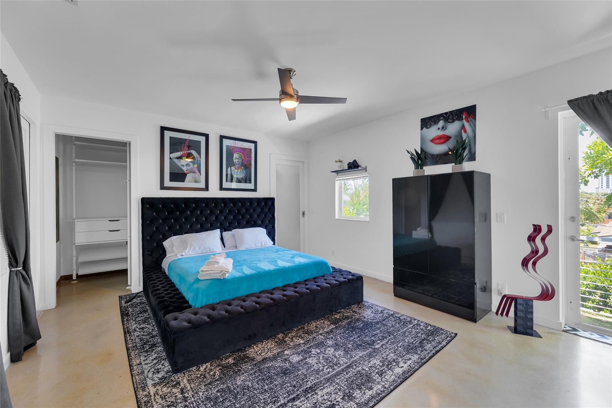 303 SW 9th Street