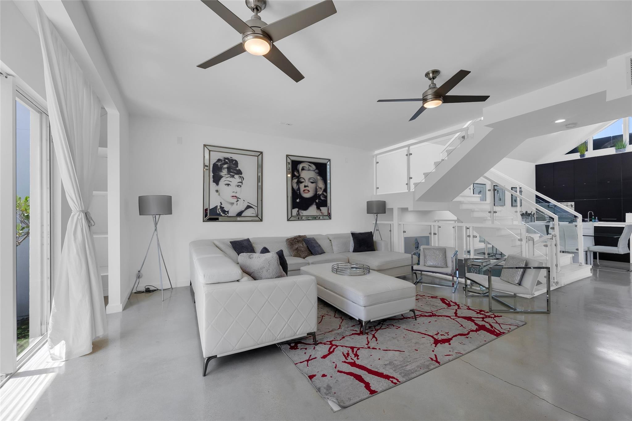 303 SW 9th Street
