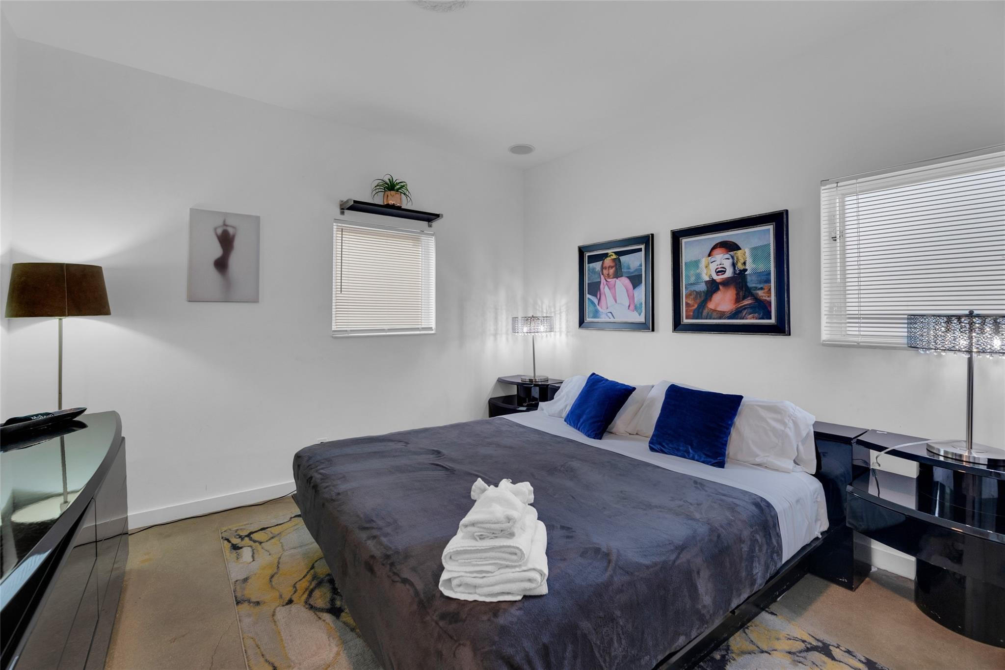 303 SW 9th Street