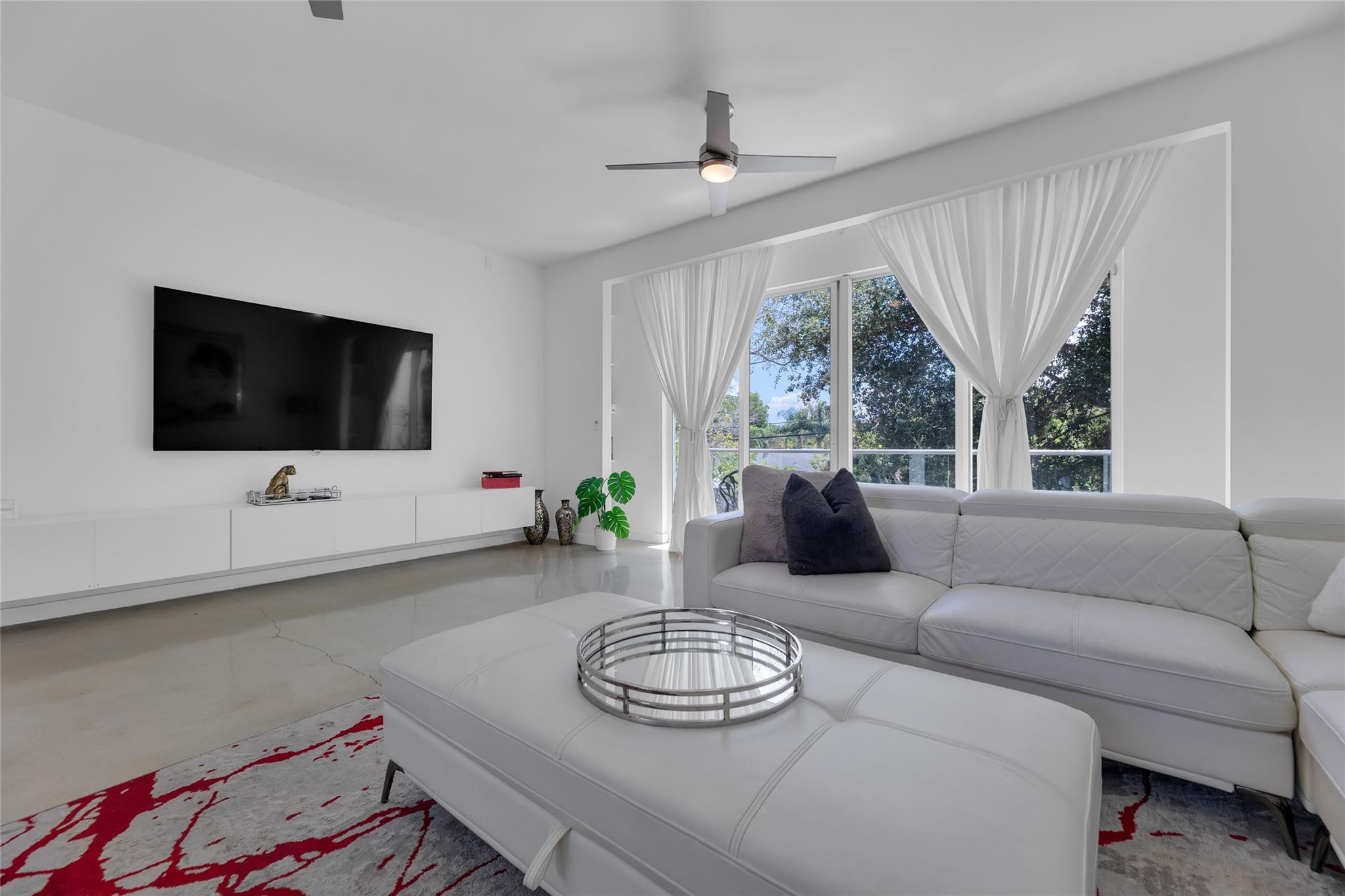 303 SW 9th Street