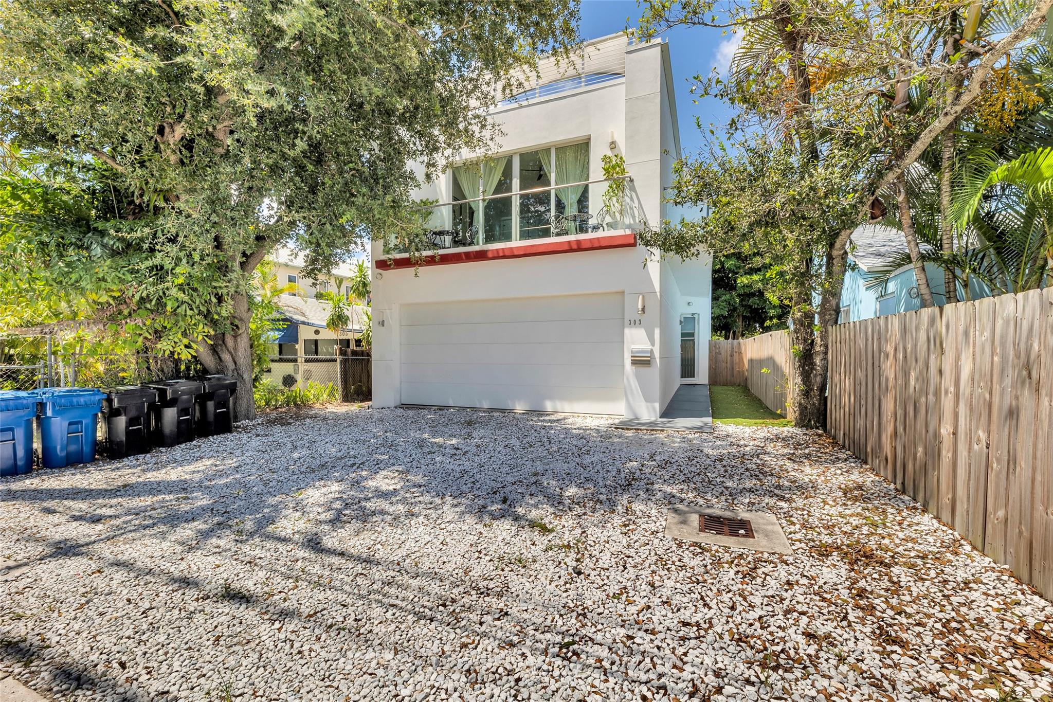 303 SW 9th Street