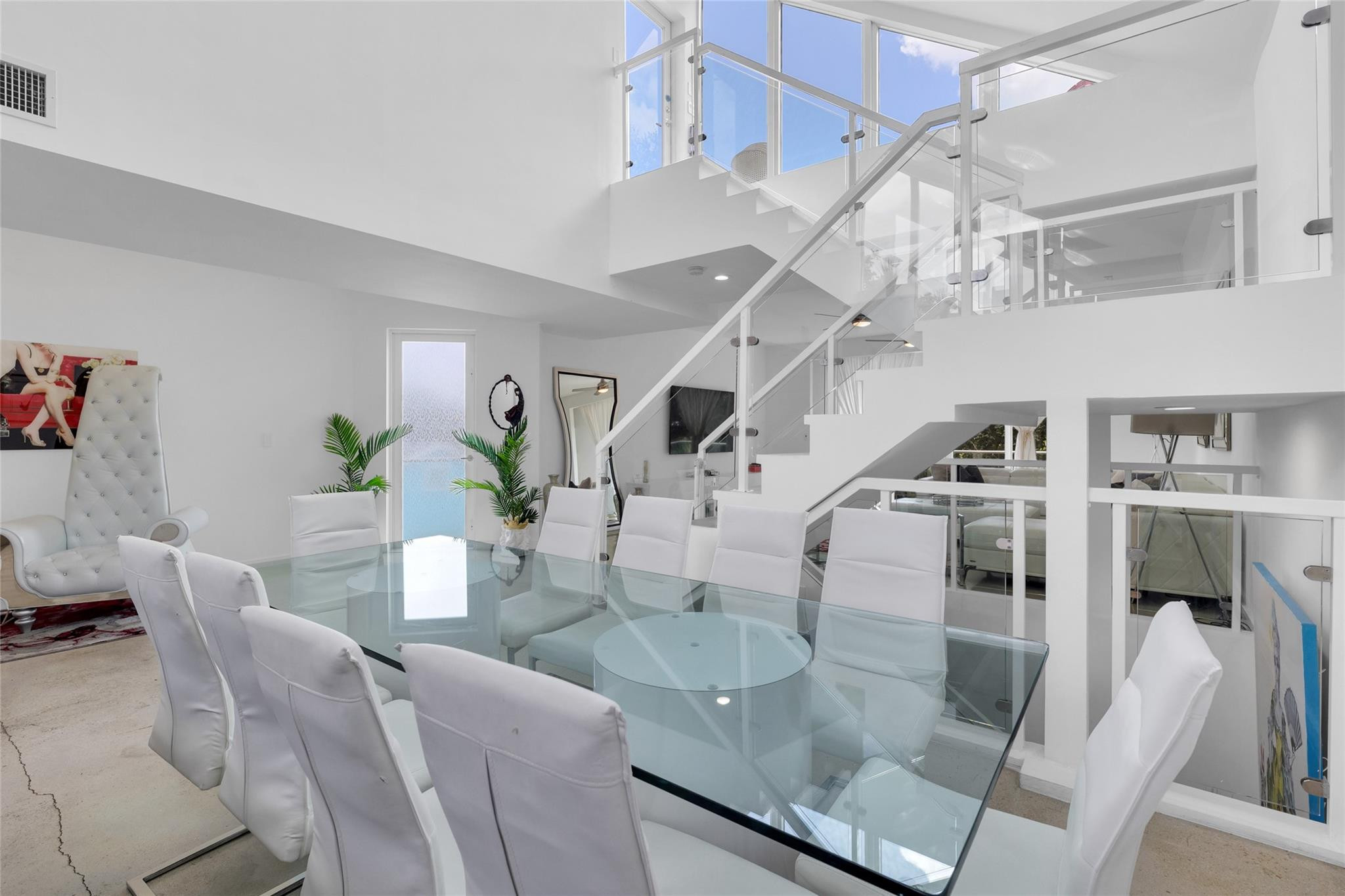 303 SW 9th Street