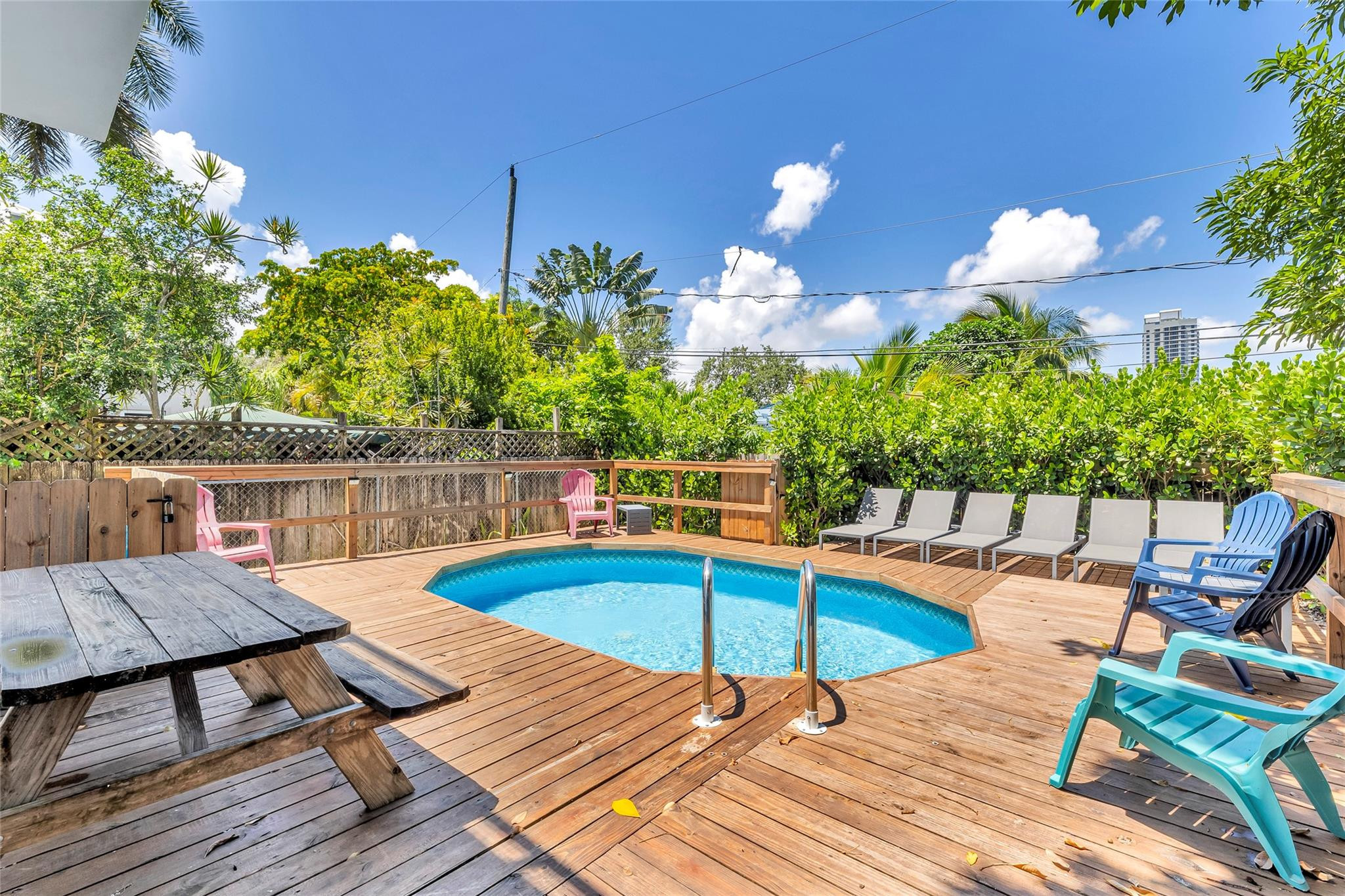 303 SW 9th Street