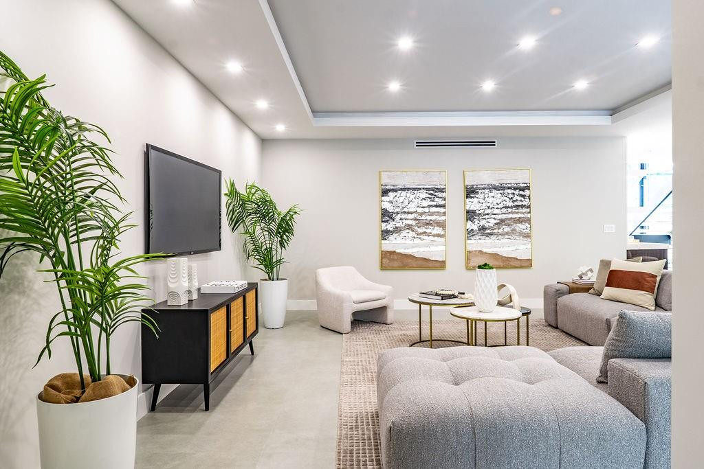 931 SW 8th Street