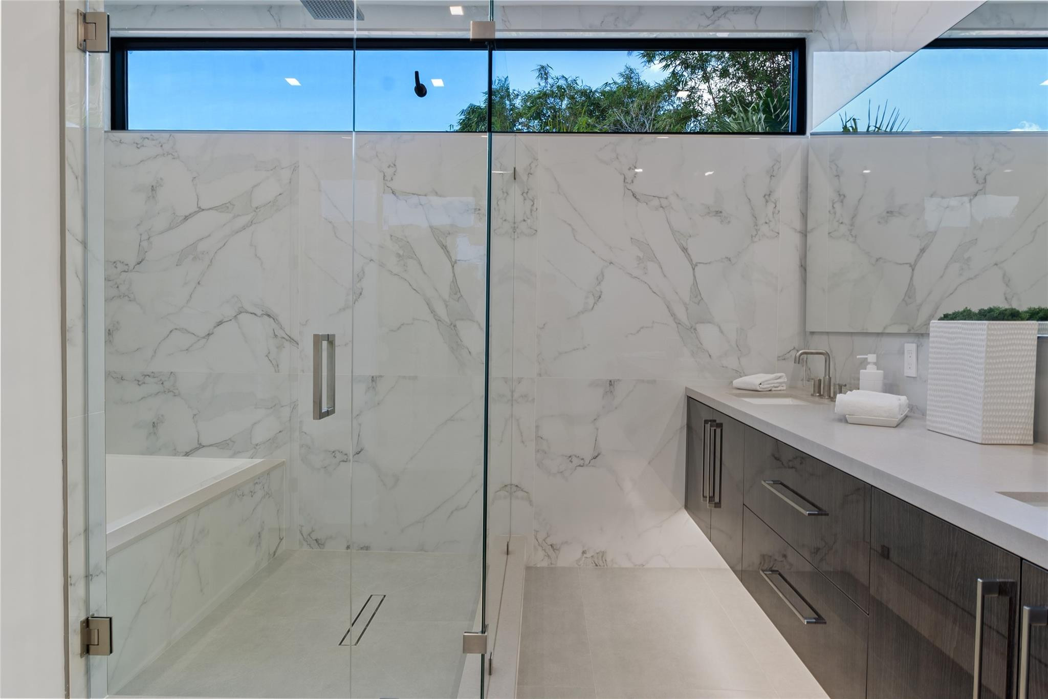 931 SW 8th Street