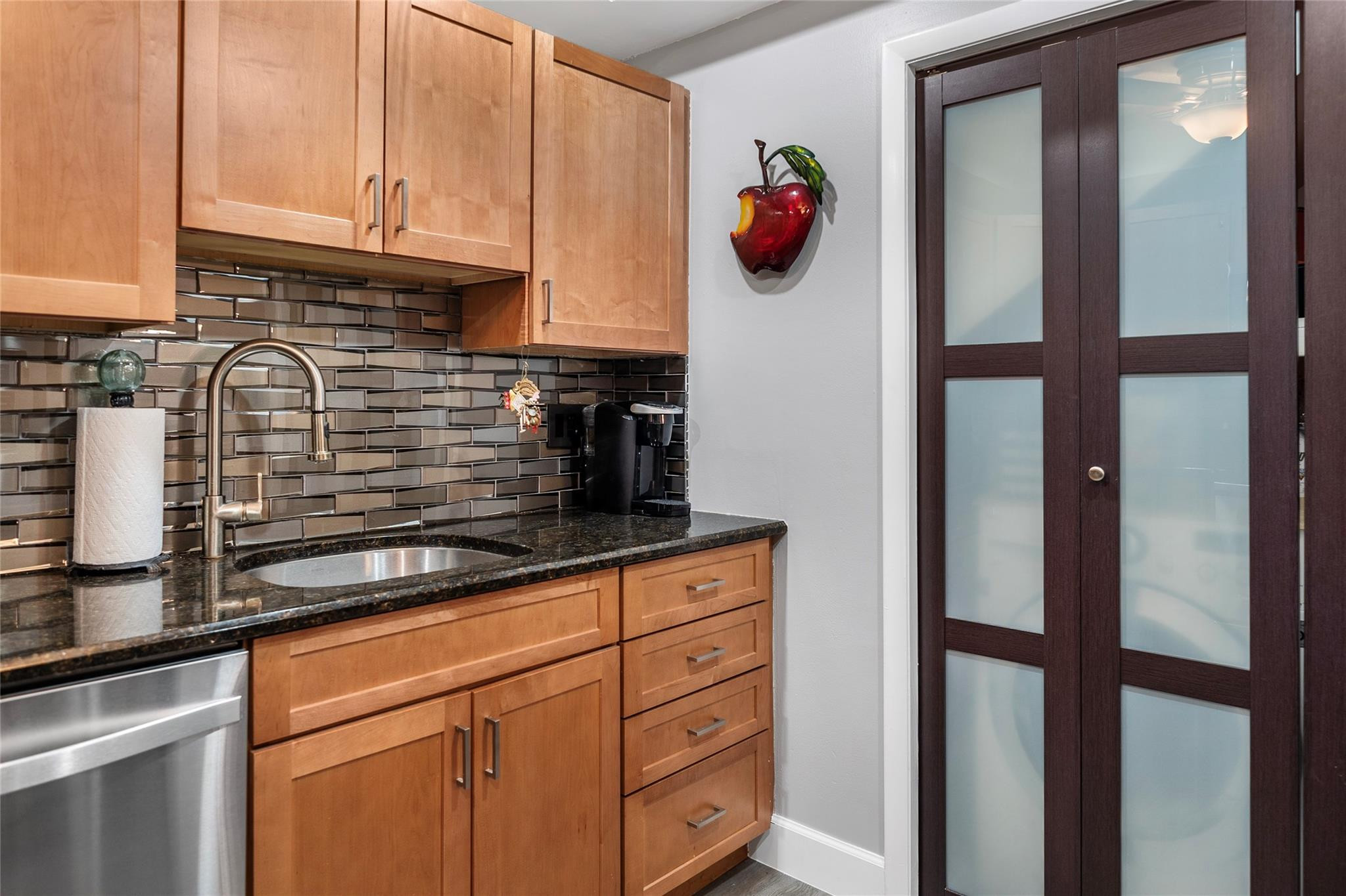 905 SE 12th Court 8