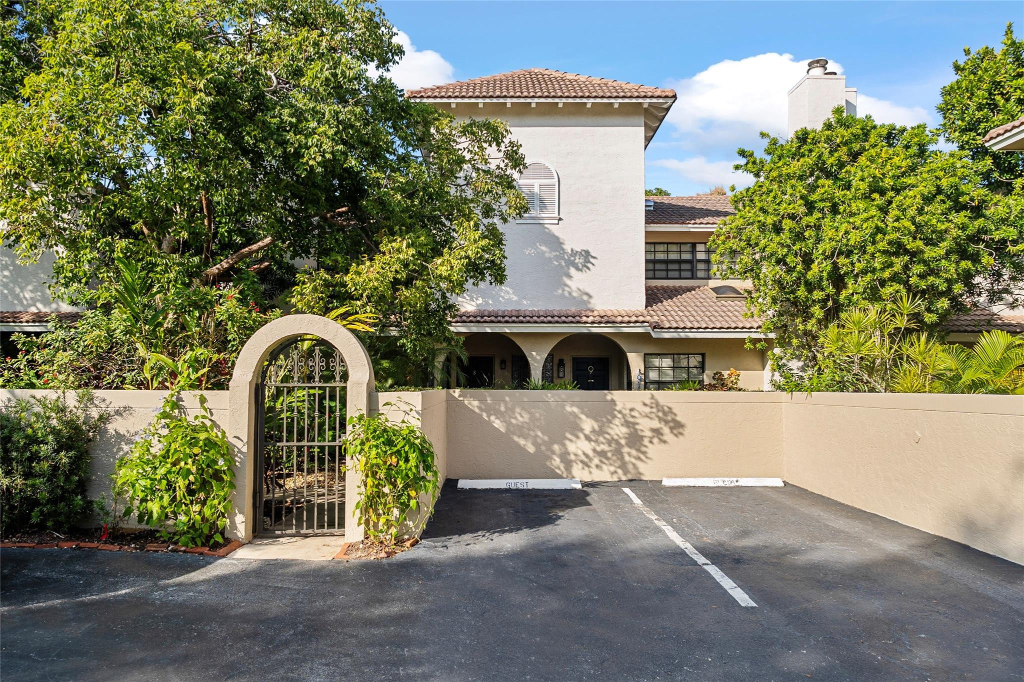 905 SE 12th Court 8