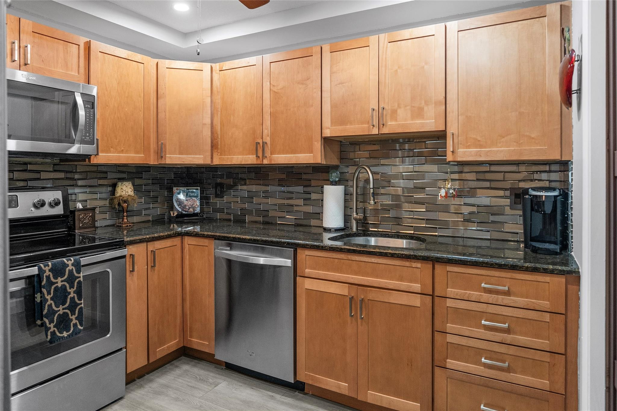 905 SE 12th Court 8