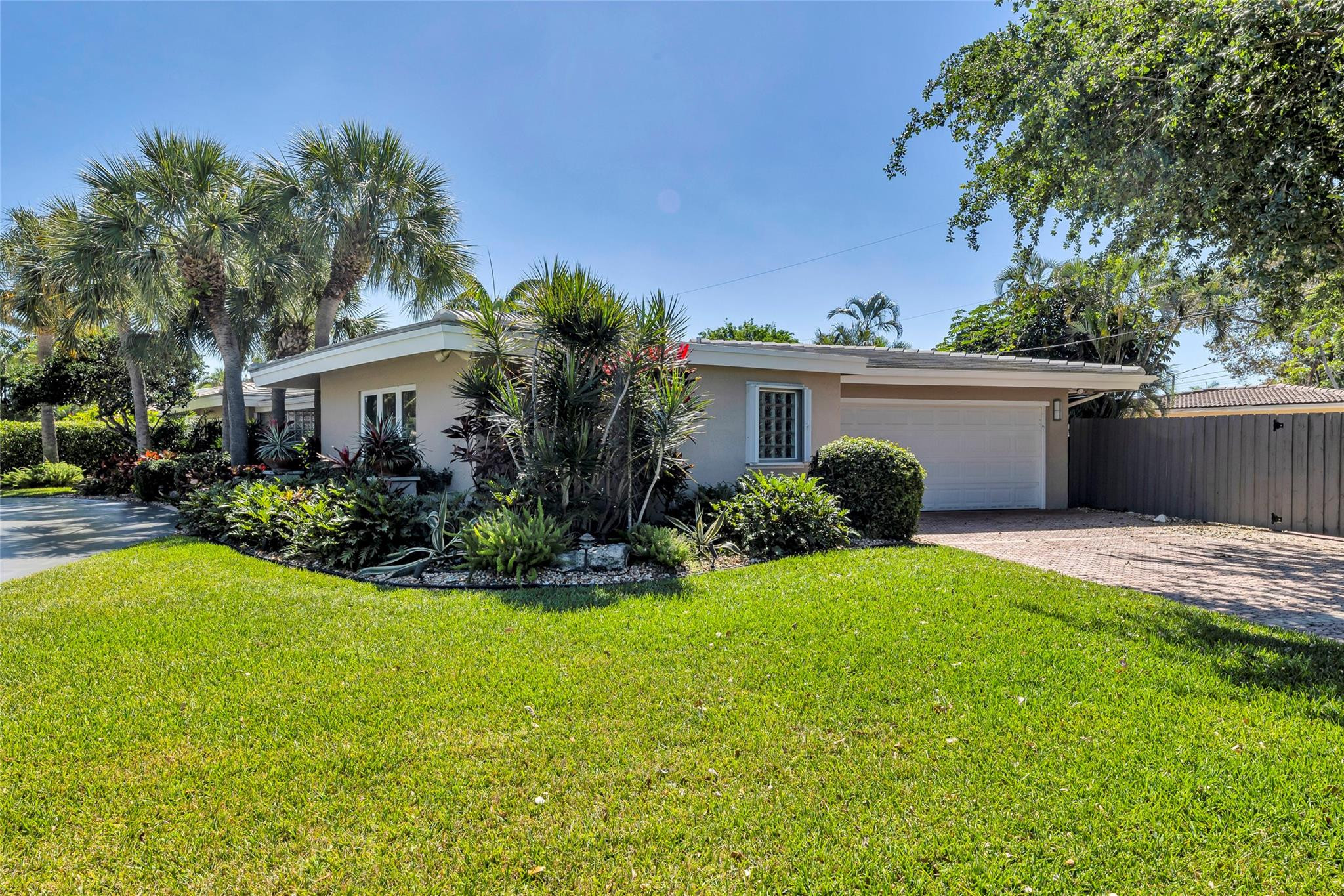 2700 NE 35th Drive