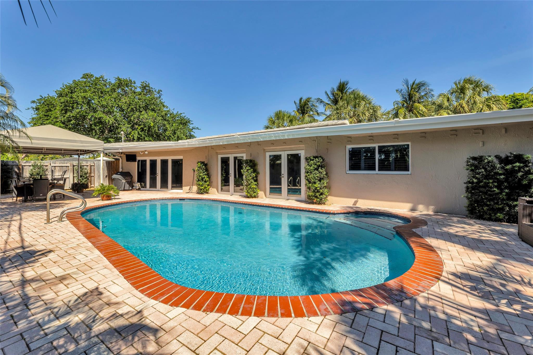 2700 NE 35th Drive