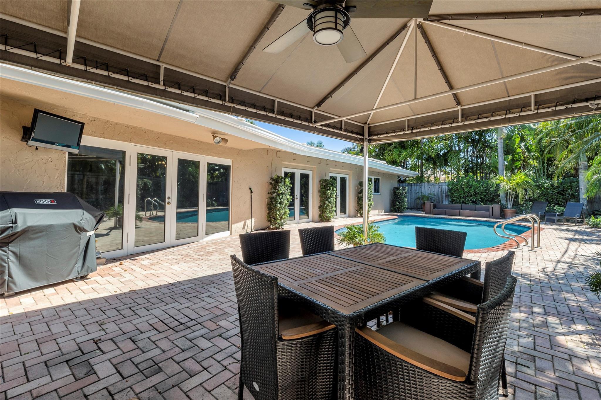 2700 NE 35th Drive