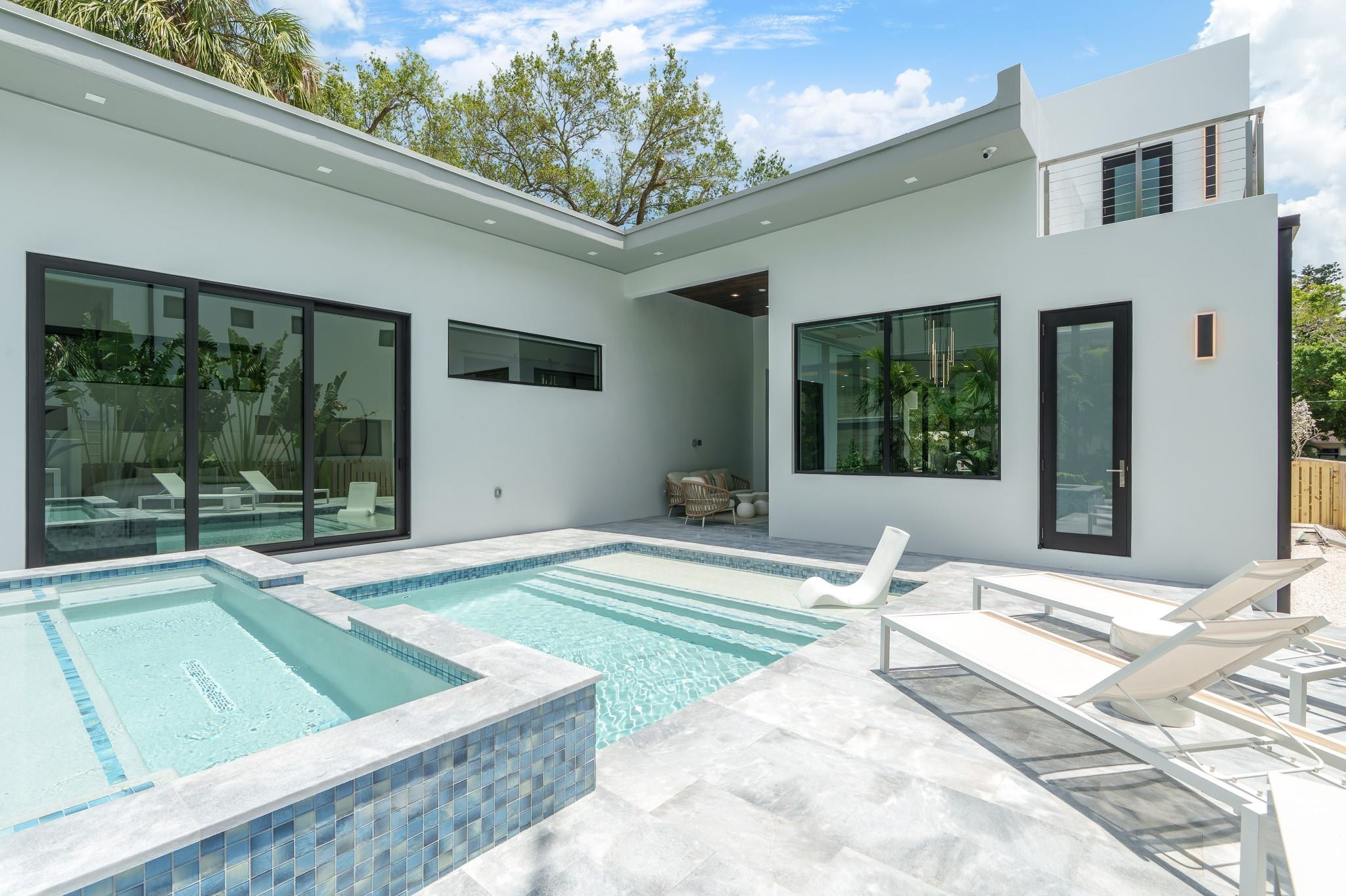 815 SW 11th Street