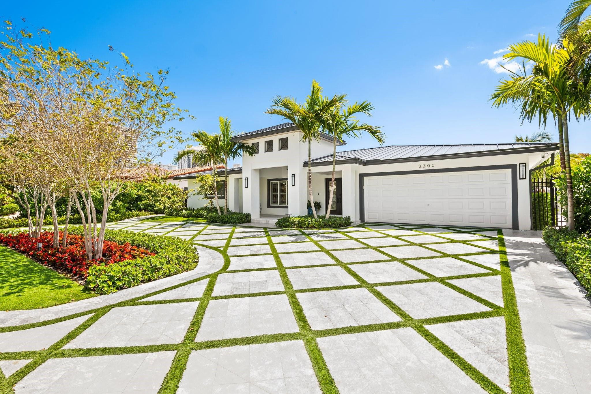 3300 NE 42nd Court