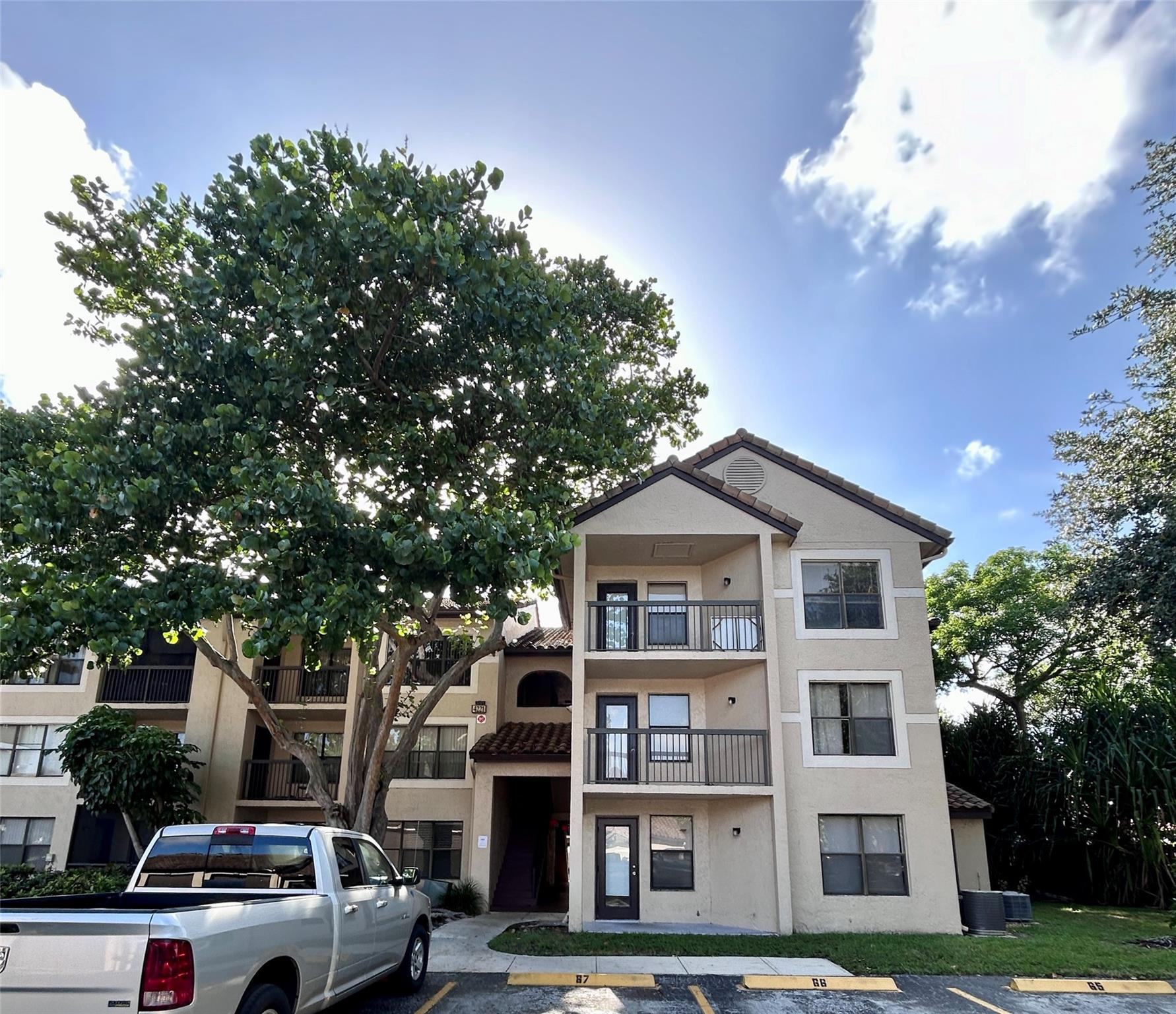 4221 W Mcnab Road 39