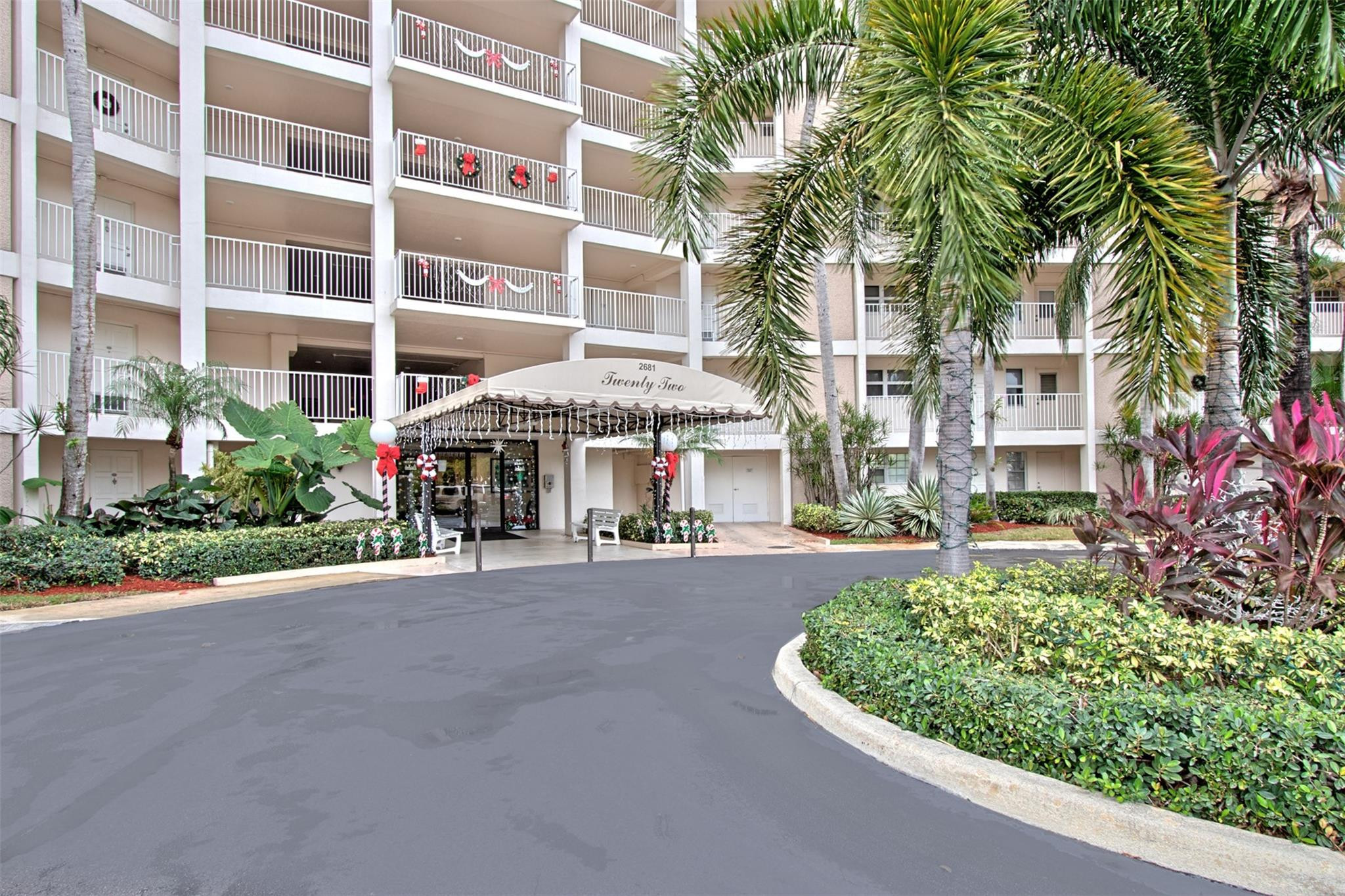 2681 S Course Drive 910