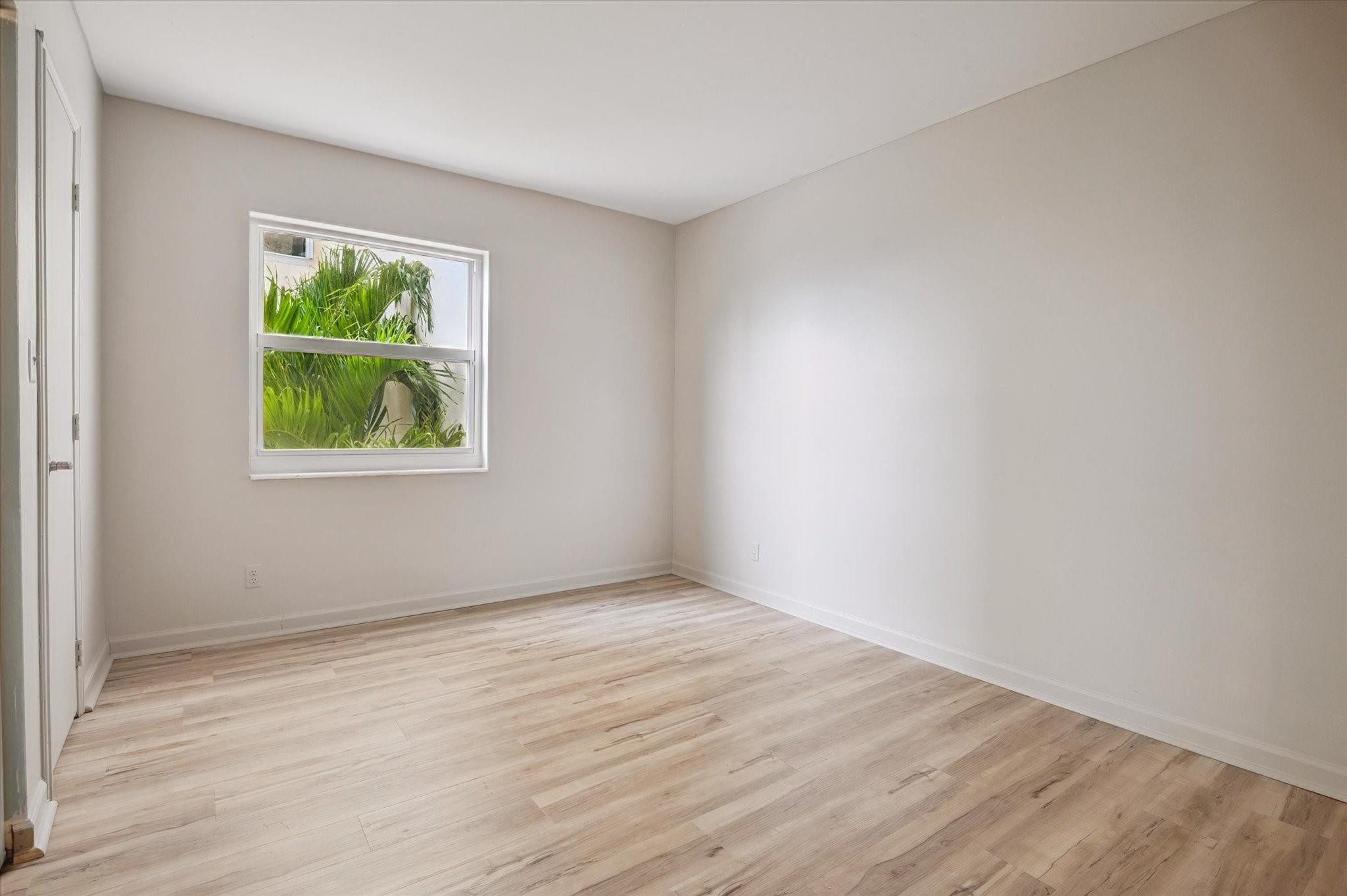900 NE 18th Avenue 208
