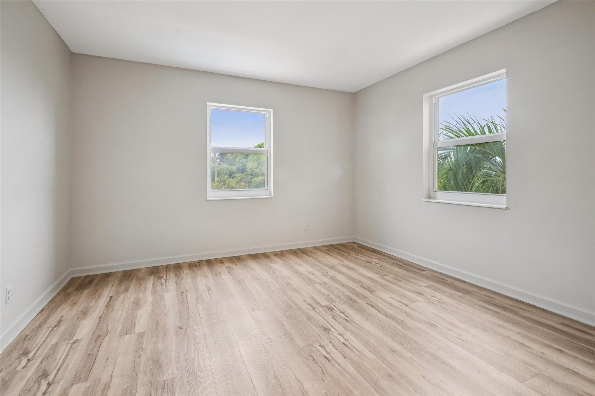 900 NE 18th Avenue 208