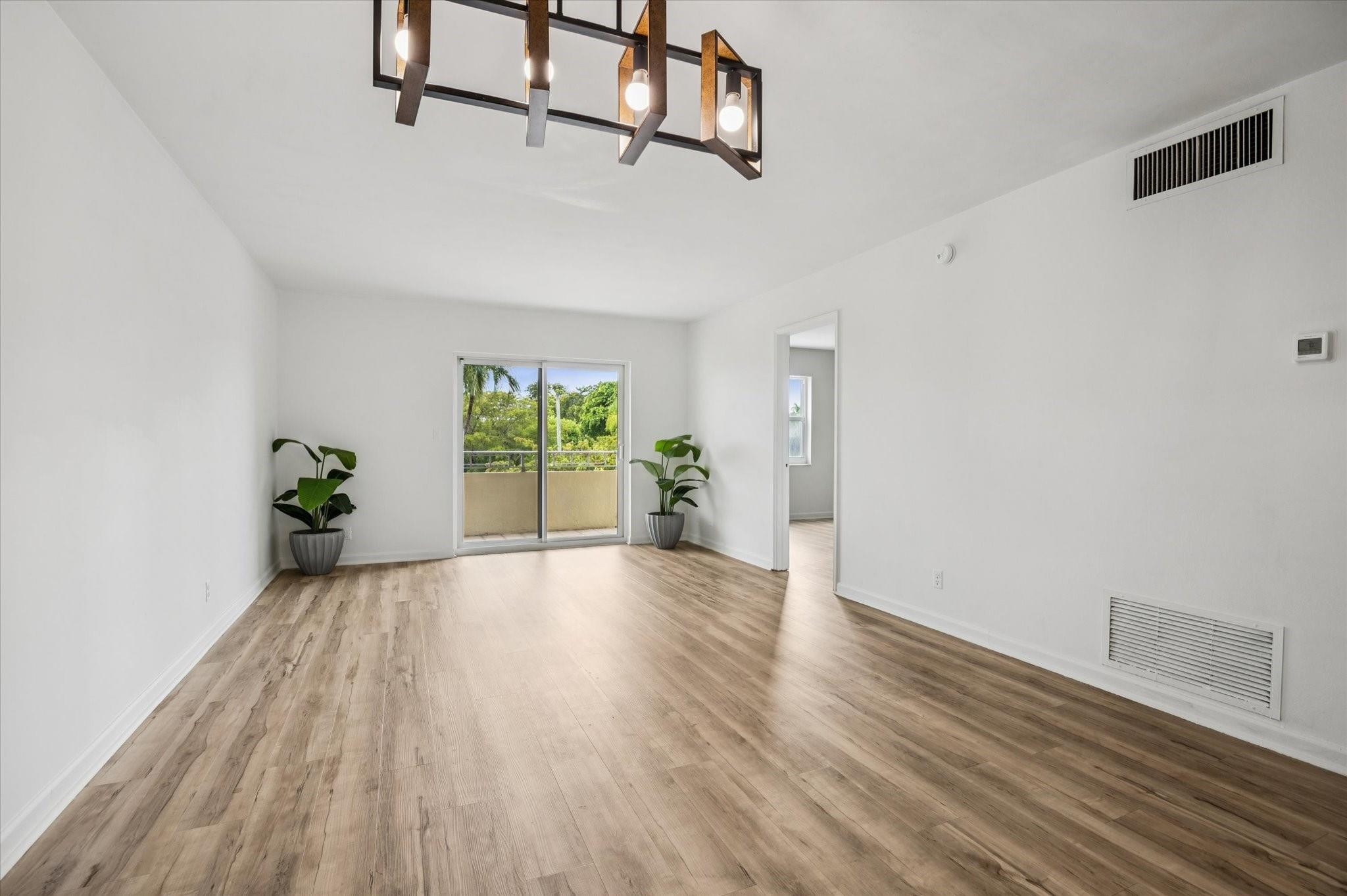 900 NE 18th Avenue 208