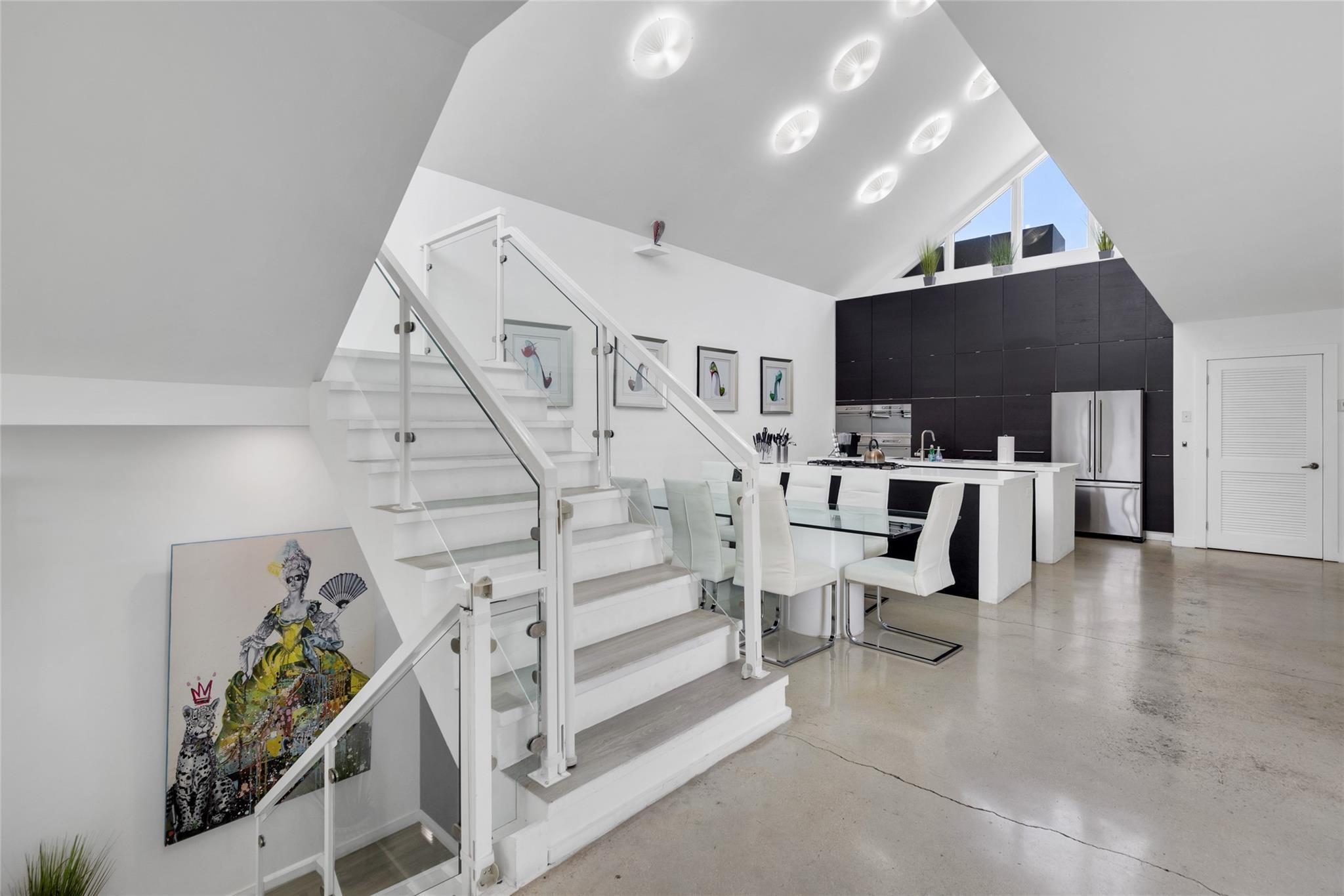303 SW 9th Street