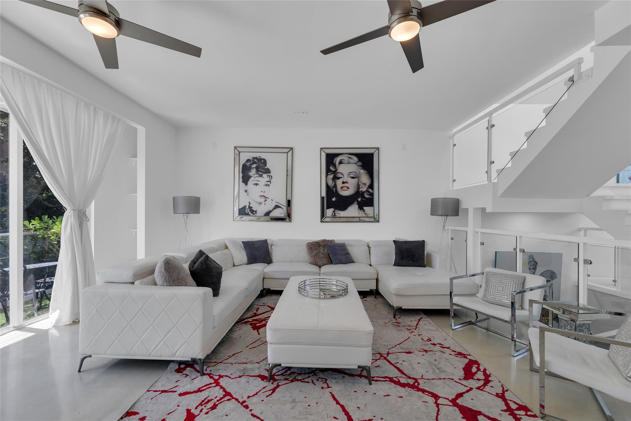 303 SW 9th Street
