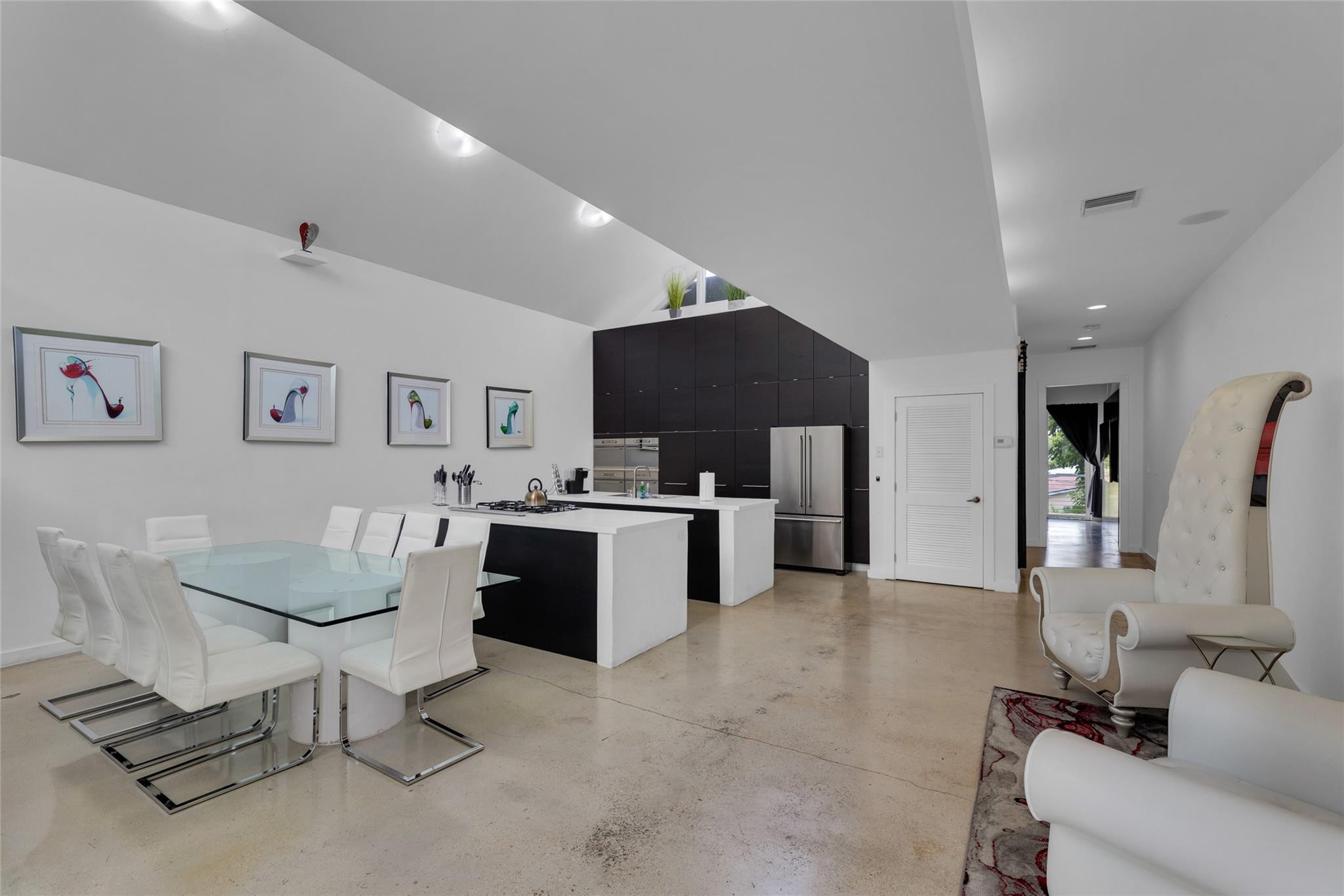 303 SW 9th Street