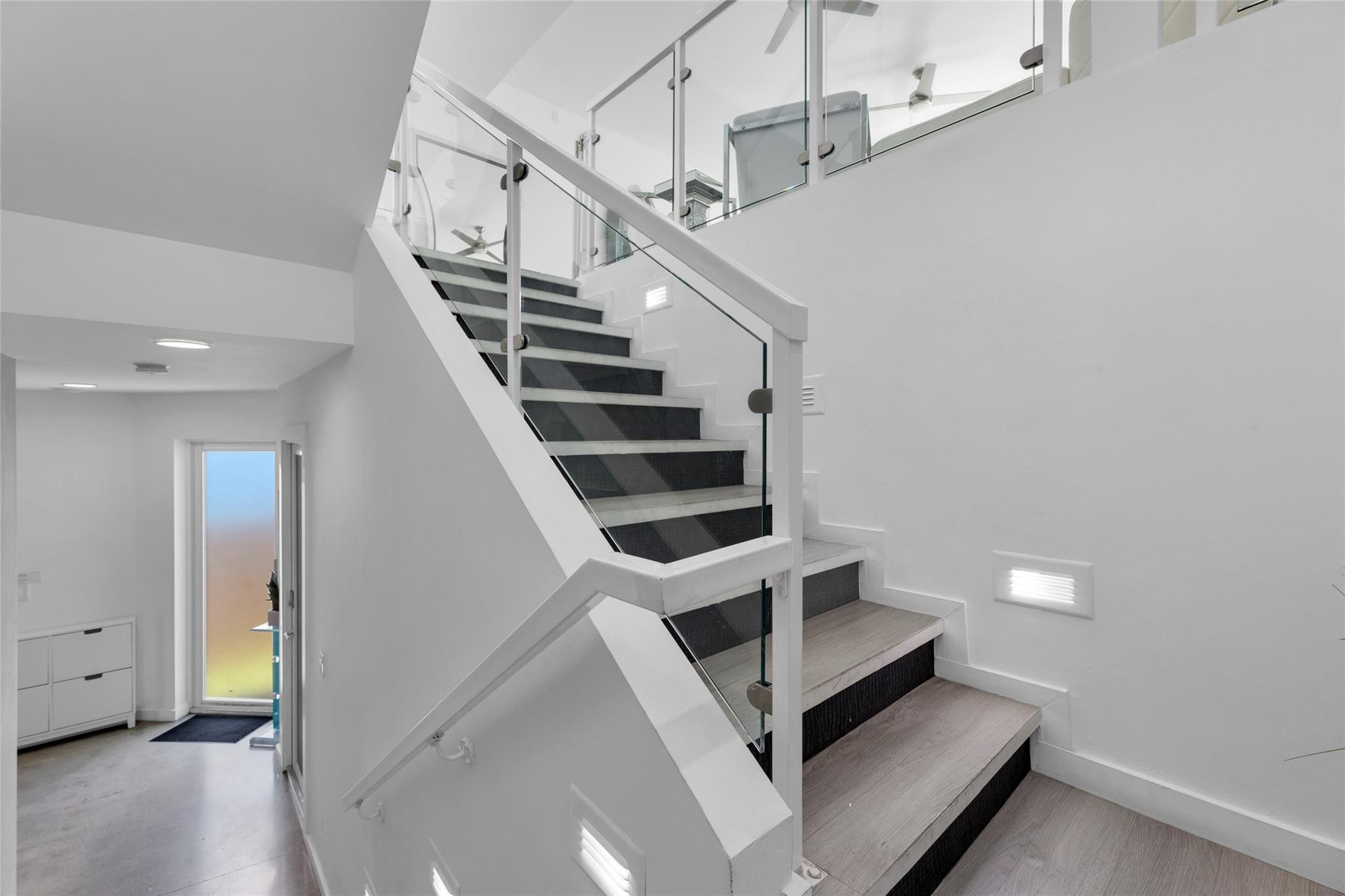 303 SW 9th Street