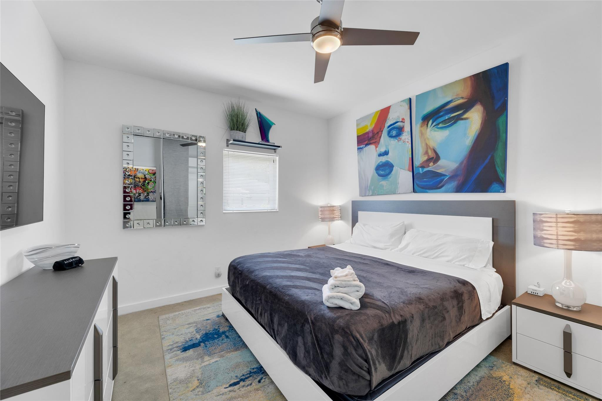 303 SW 9th Street
