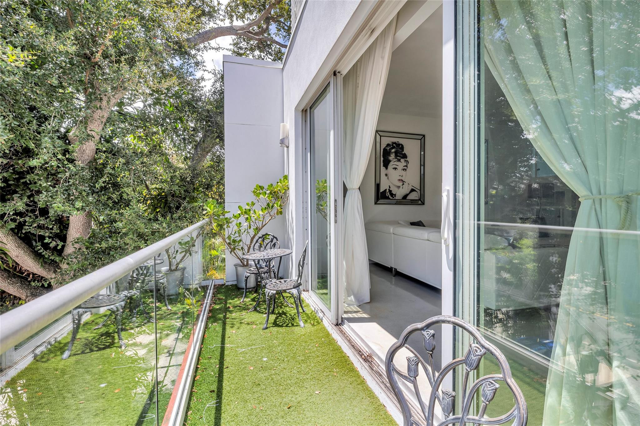 303 SW 9th Street