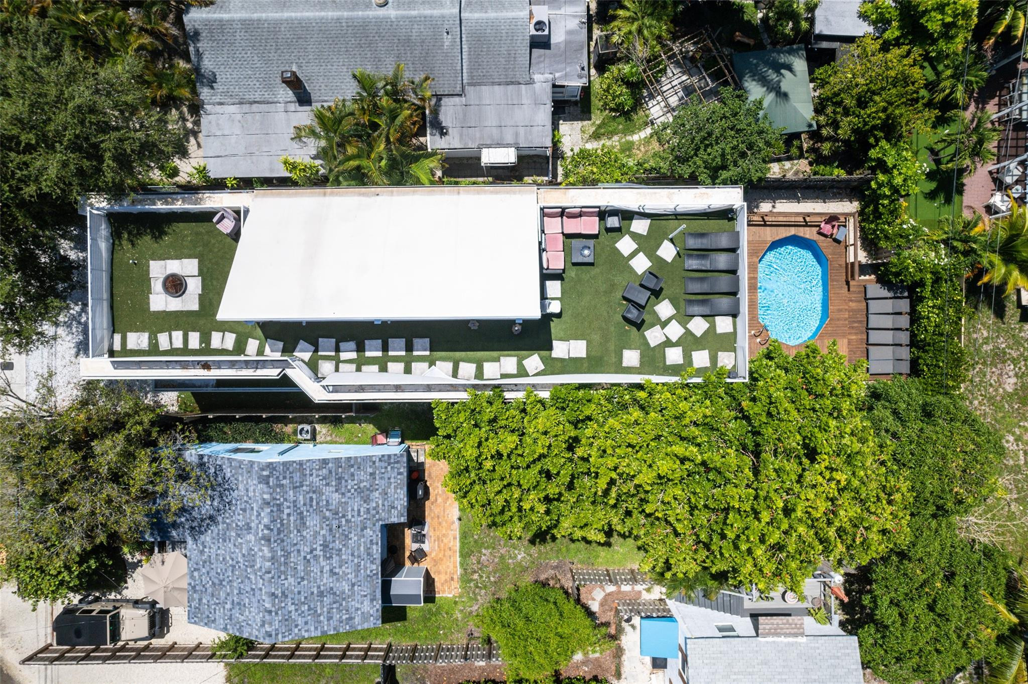 303 SW 9th Street