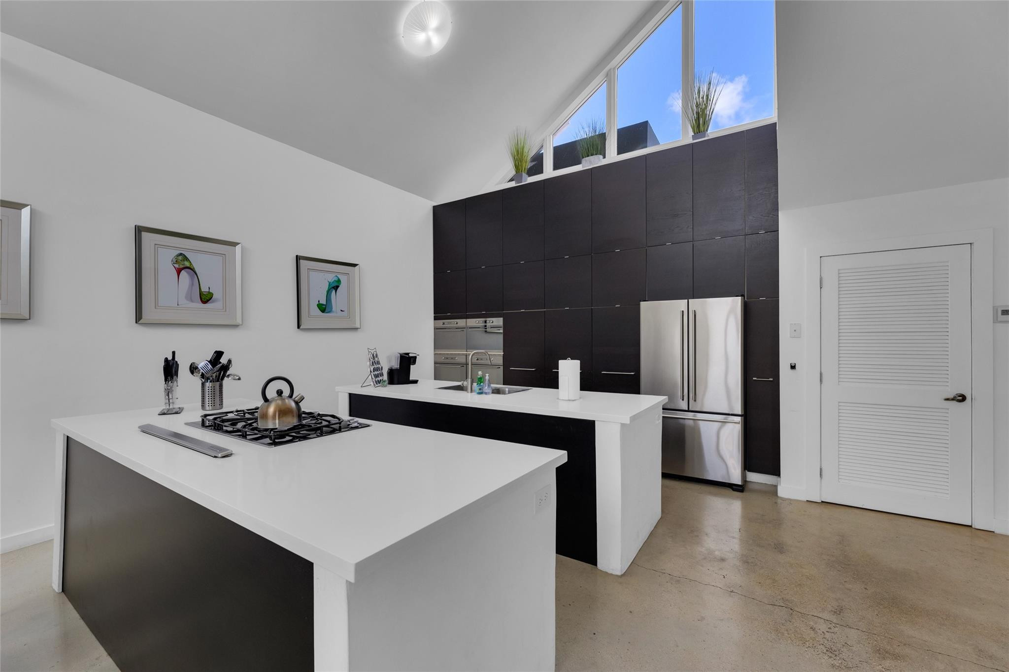 303 SW 9th Street
