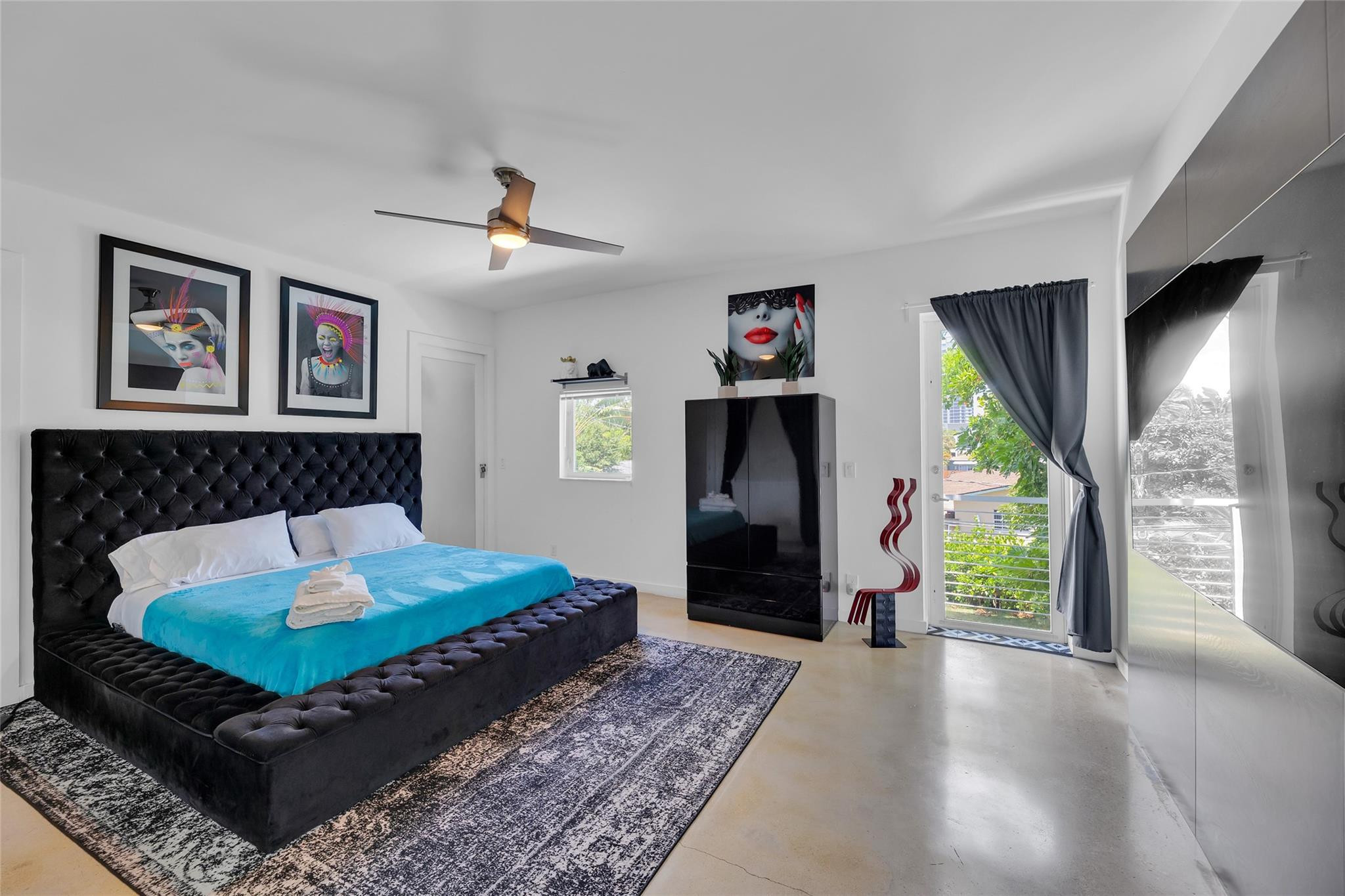 303 SW 9th Street