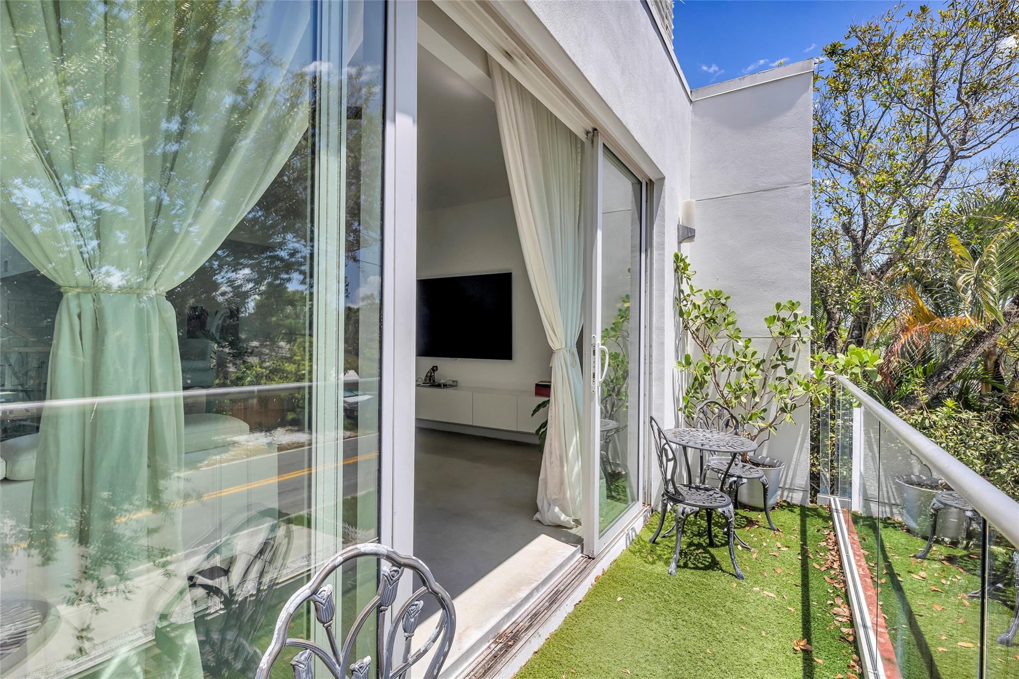 303 SW 9th Street