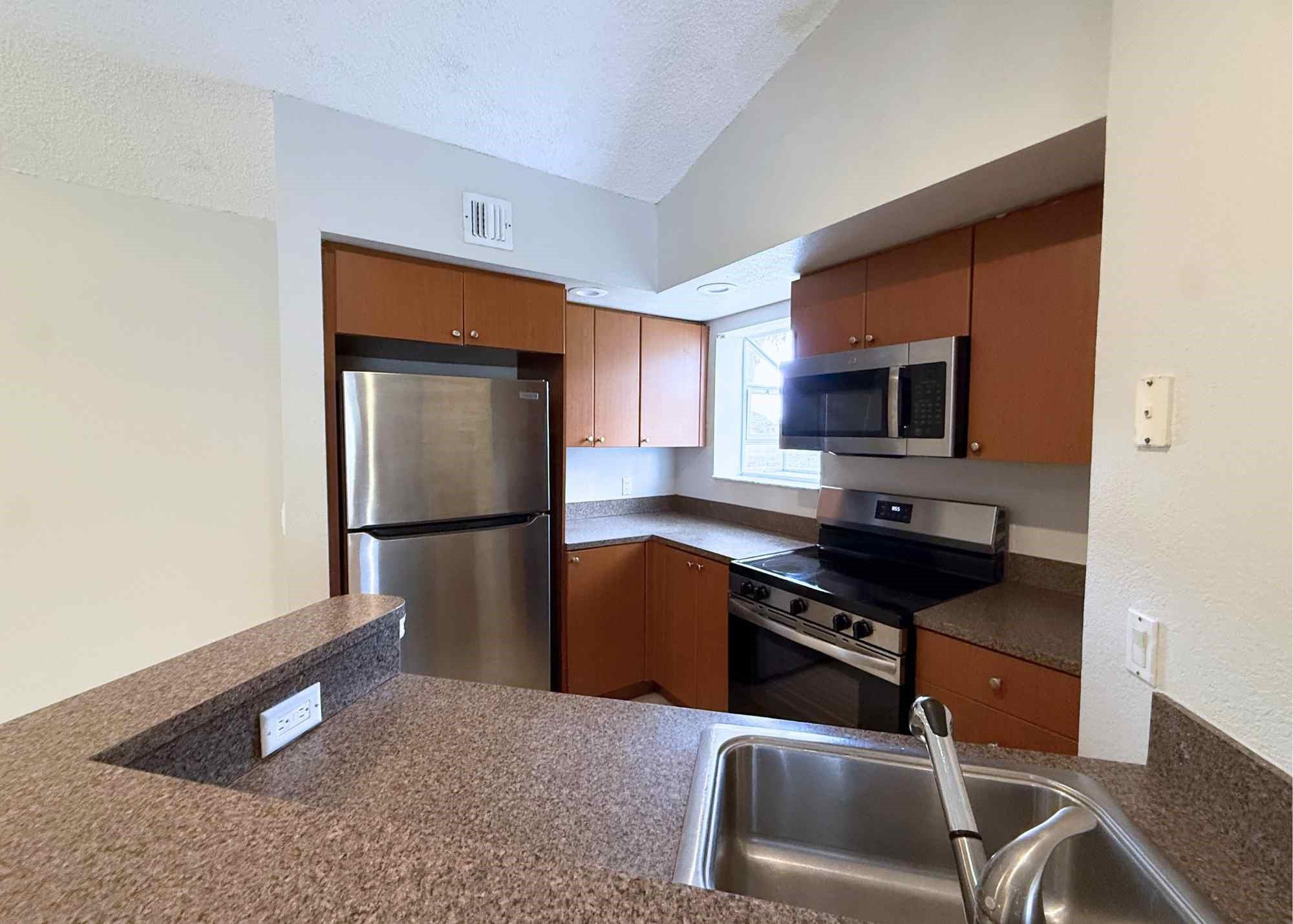 3310 N Pinewalk Drive 1827