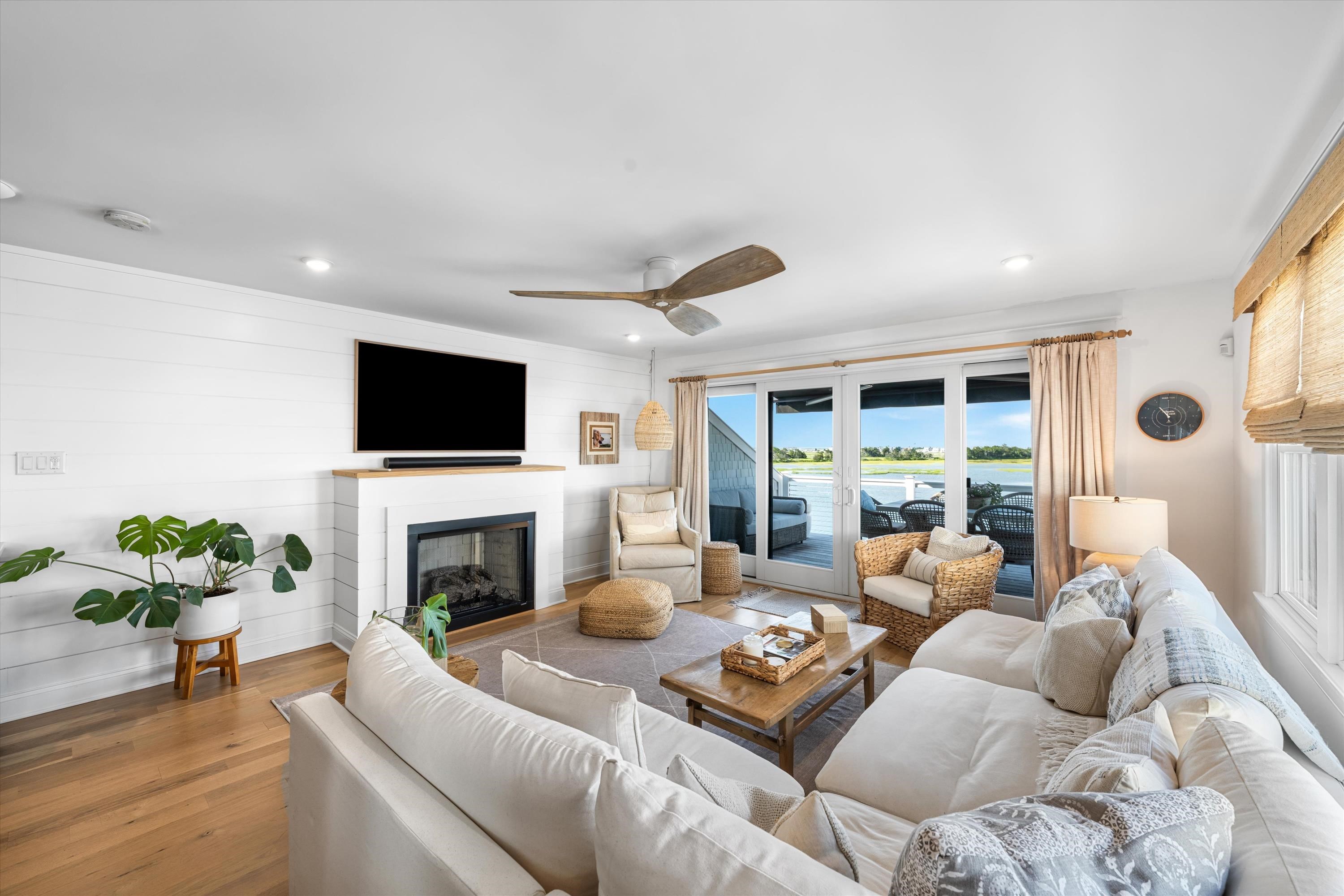 435 20th Street Unit: 435