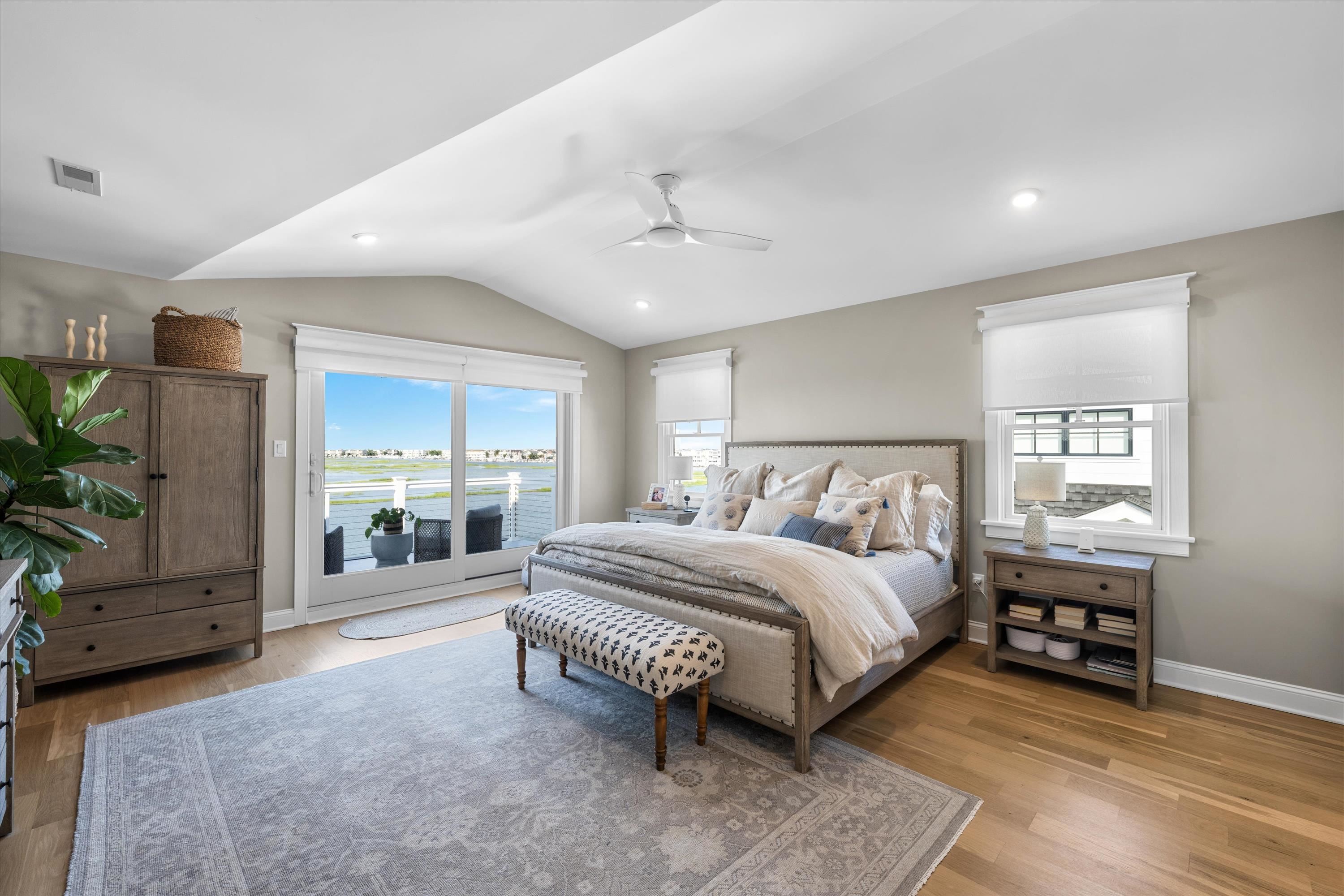 435 20th Street Unit: 435