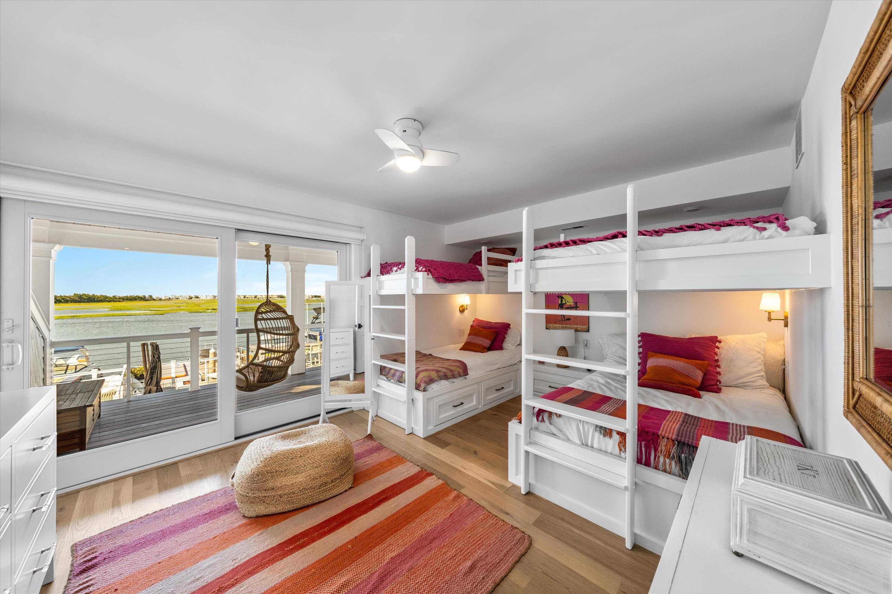 435 20th Street Unit: 435