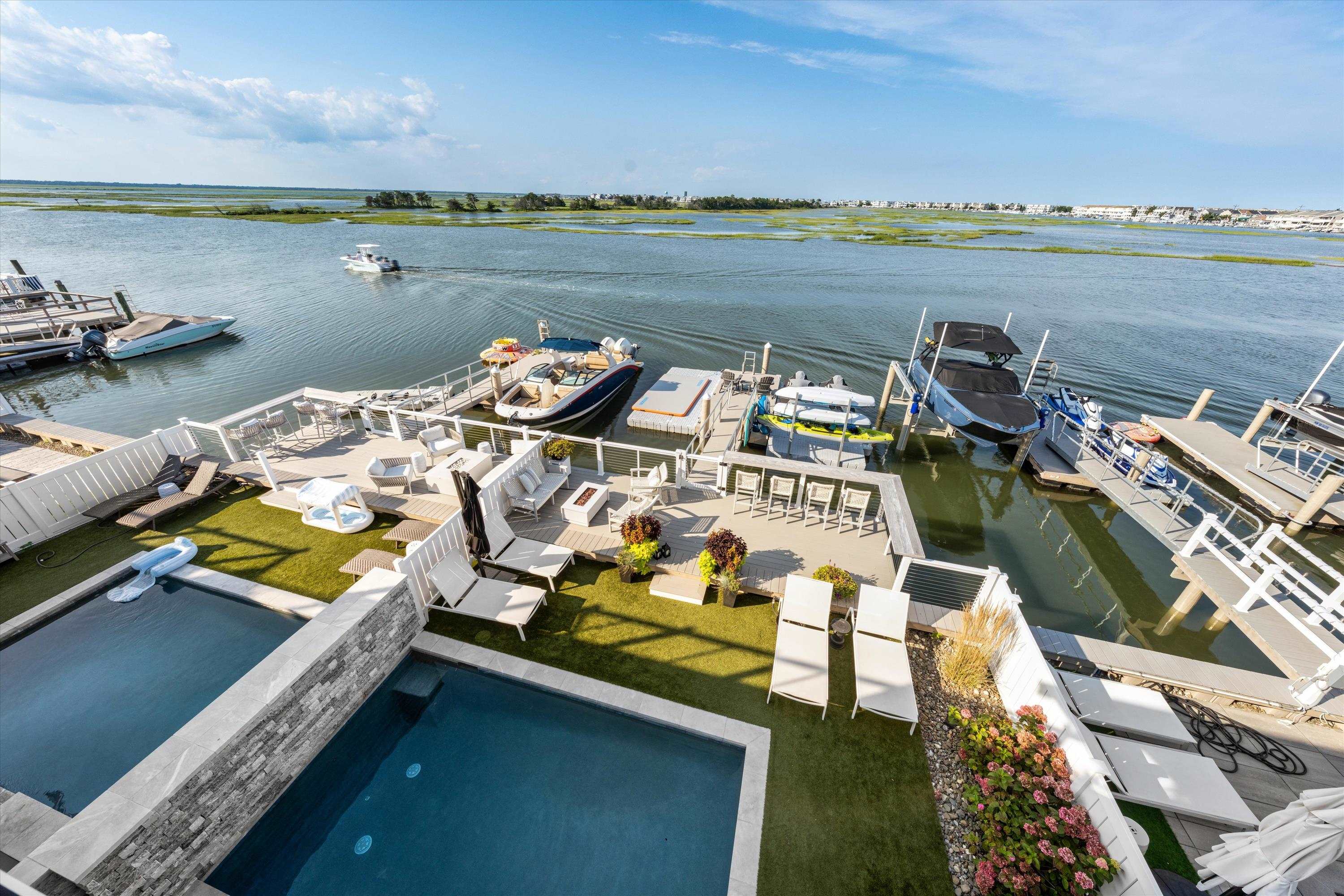 435 20th Street Unit: 435