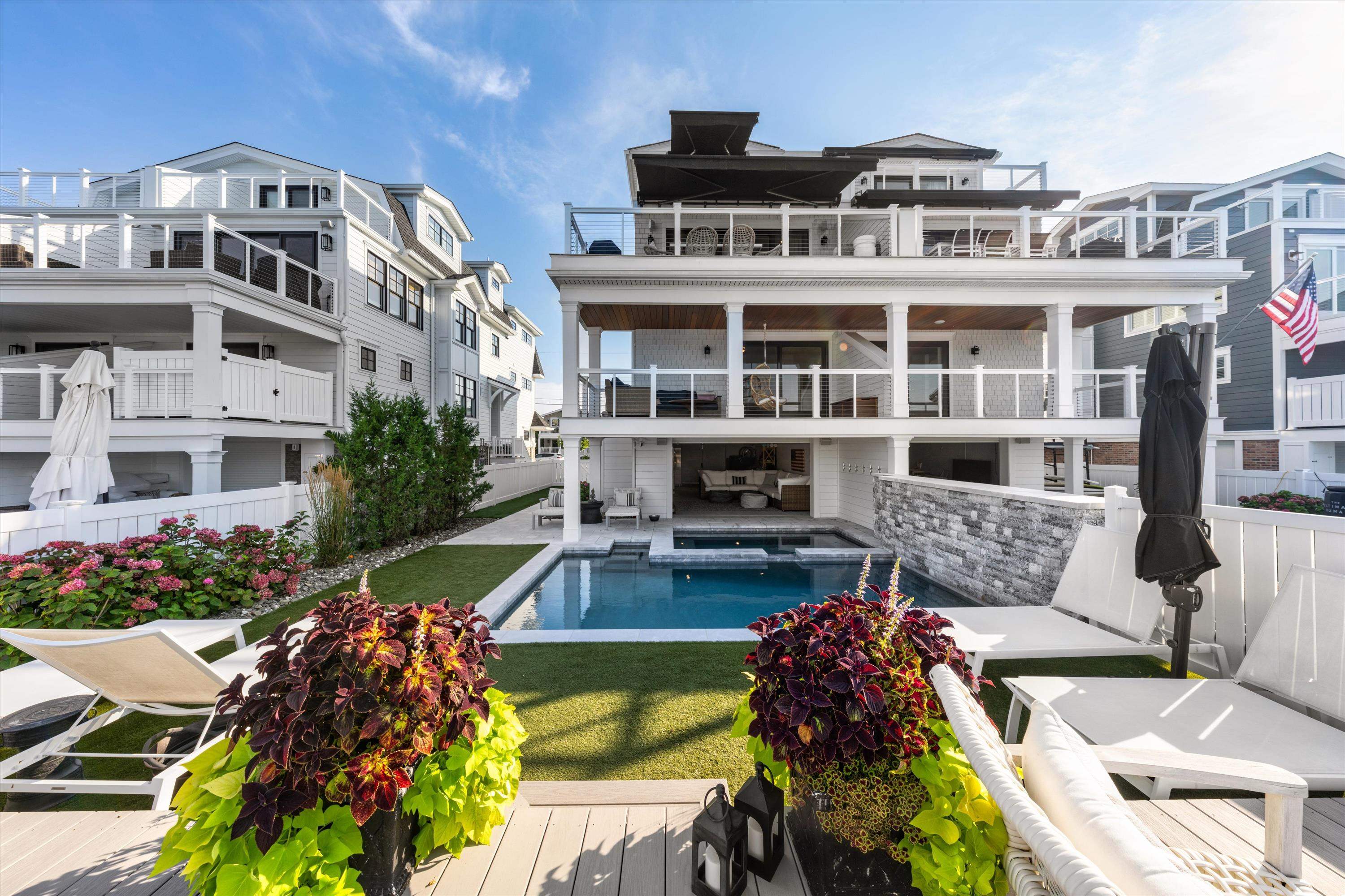 435 20th Street Unit: 435