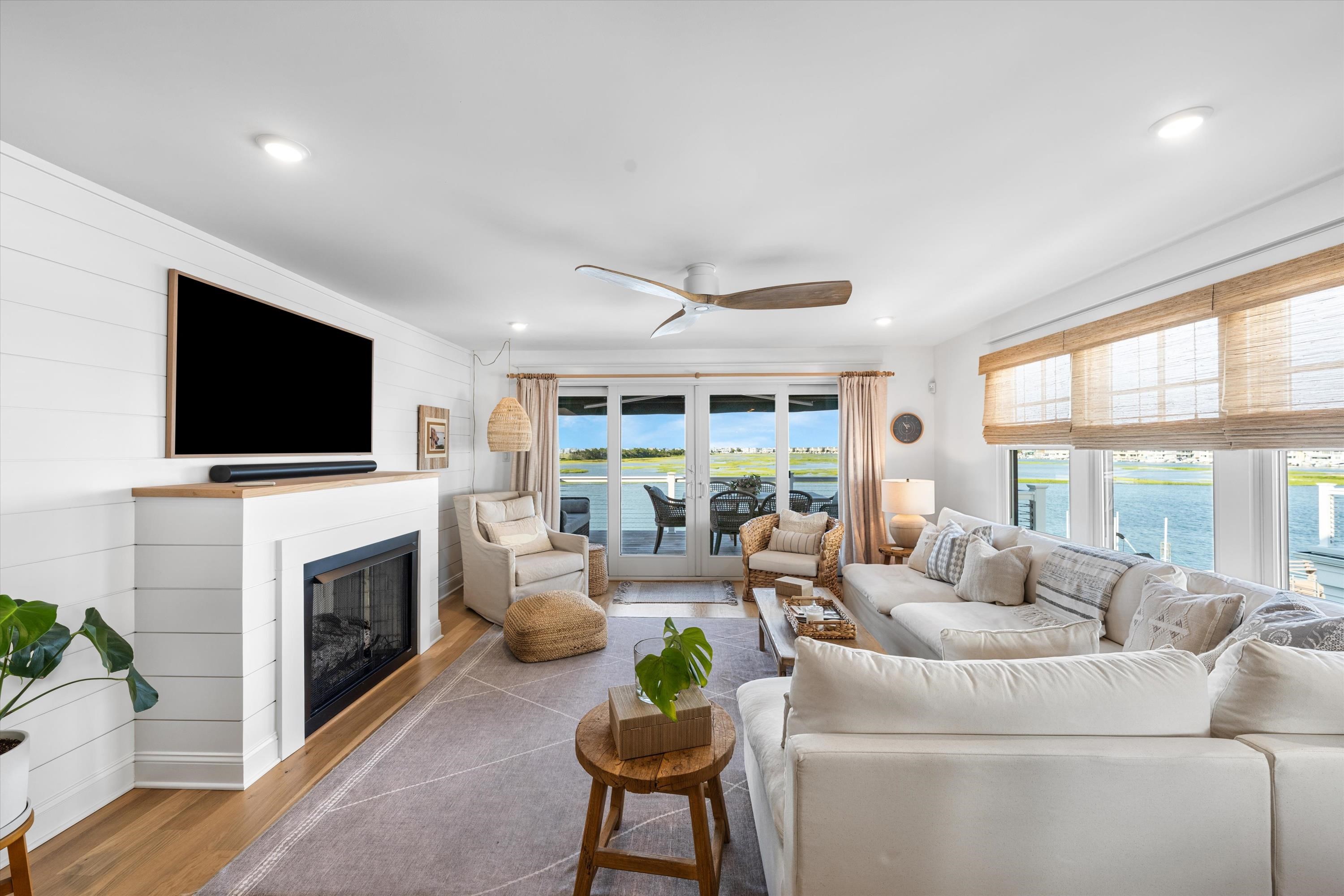 435 20th Street Unit: 435