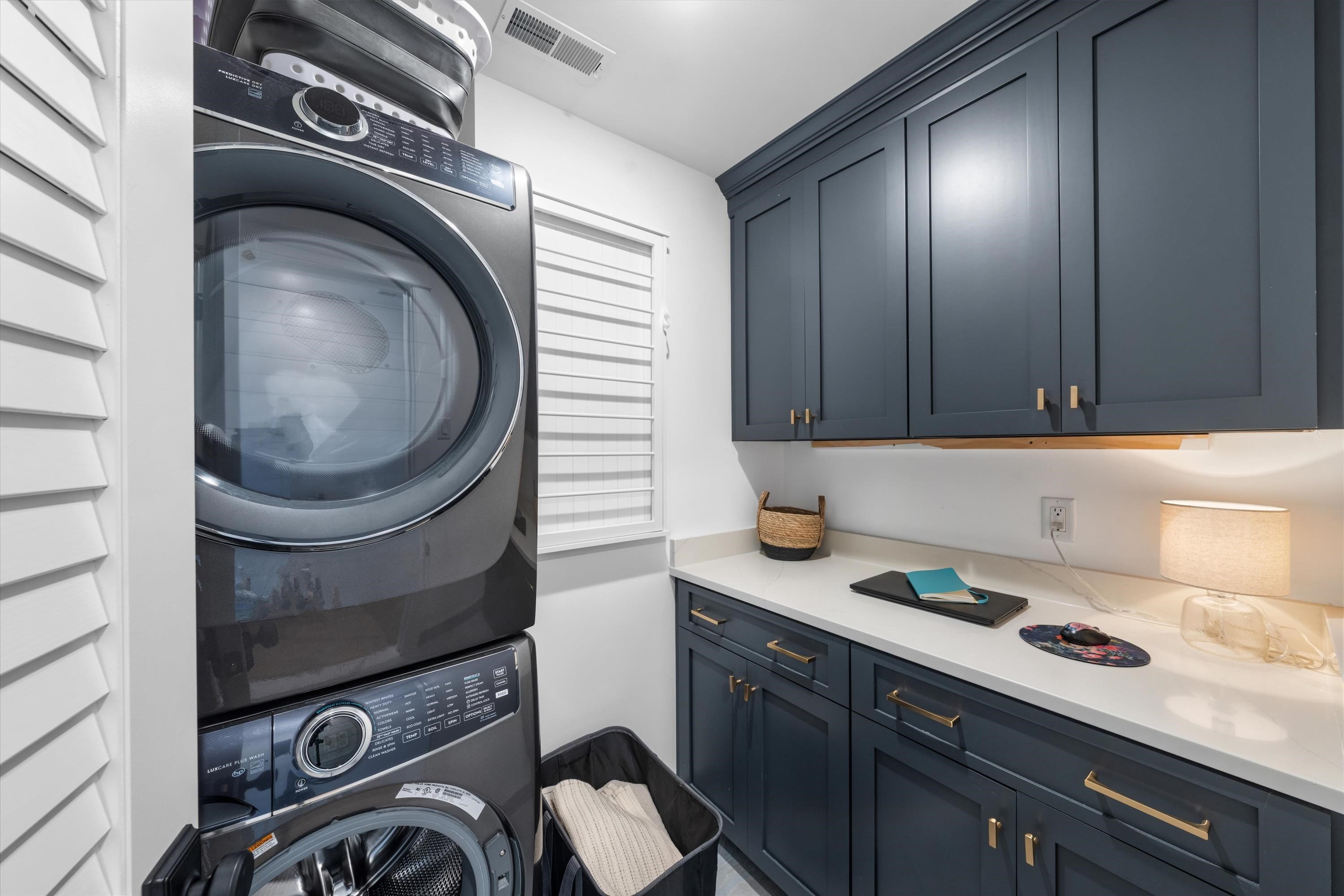 435 20th Street Unit: 435