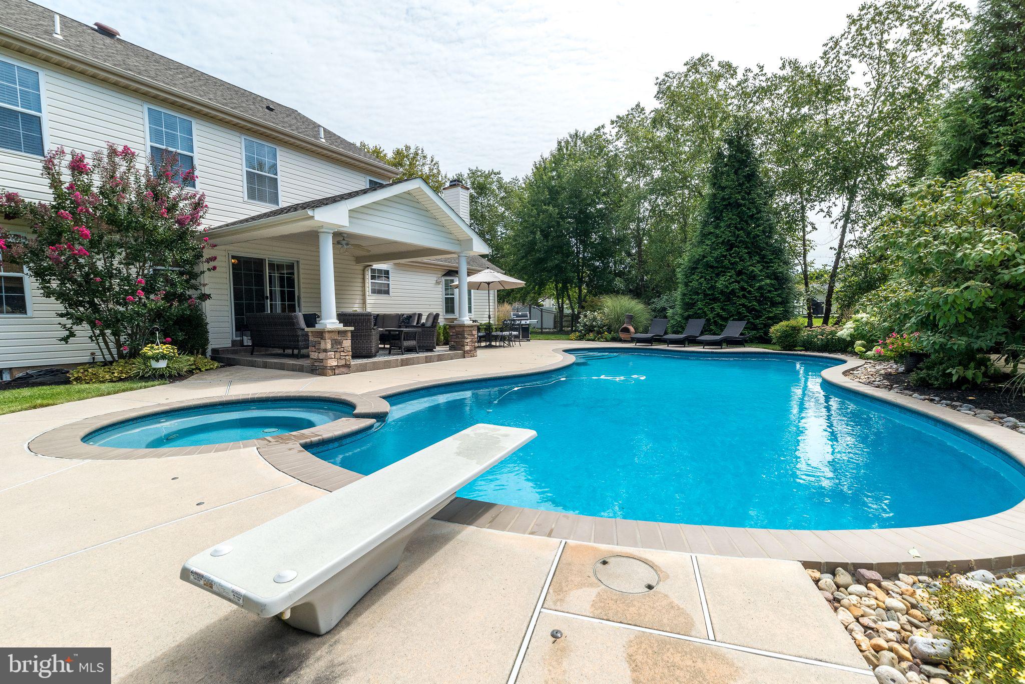 3814 Daystar DRIVE