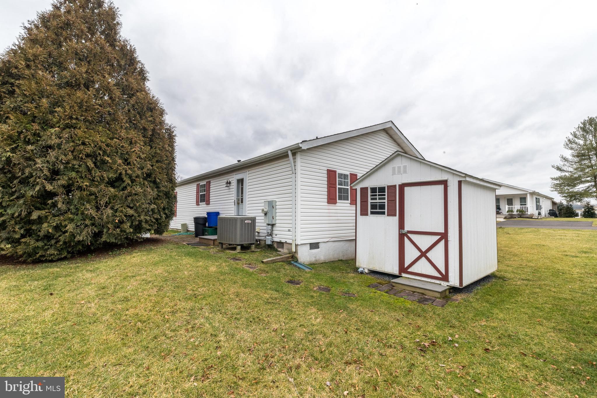 32 Willow COURT