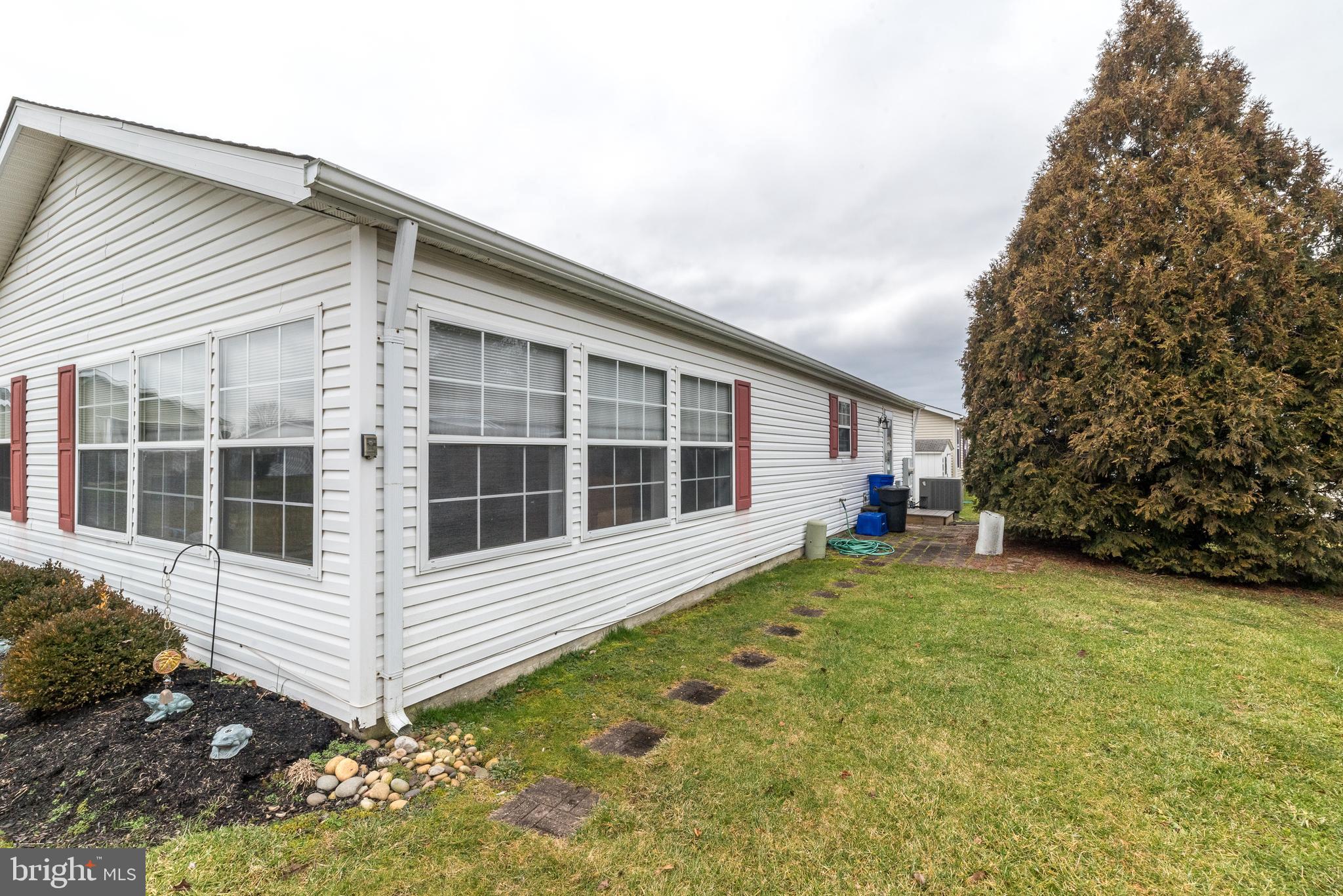 32 Willow COURT