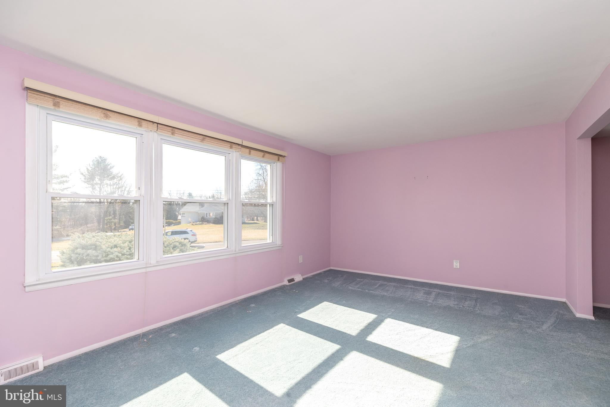 441 Maple Ave