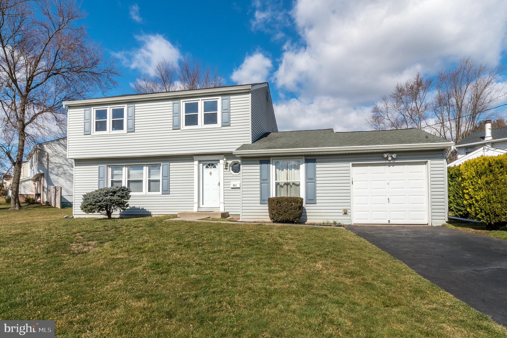 441 Maple Ave