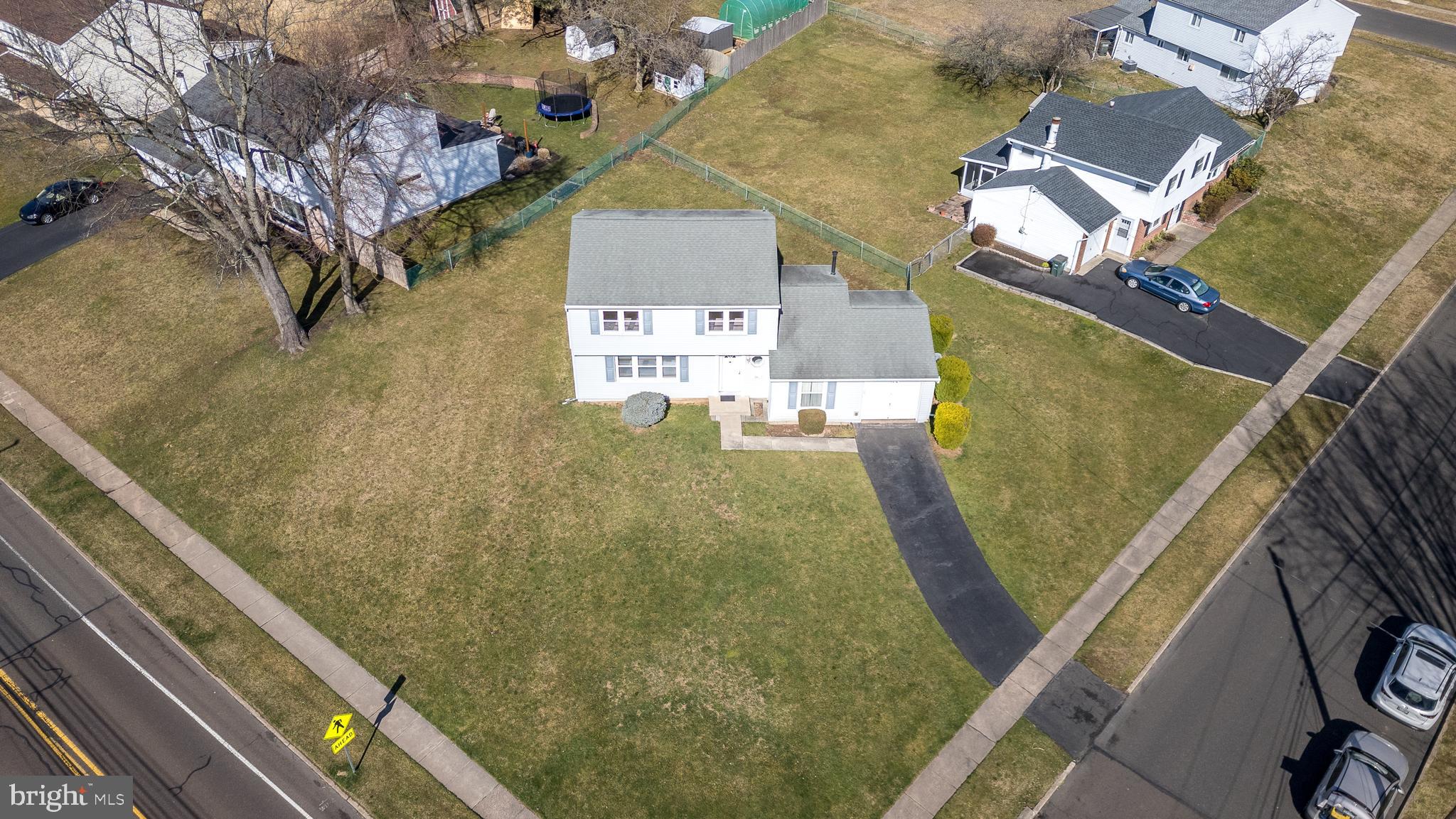 441 Maple Ave