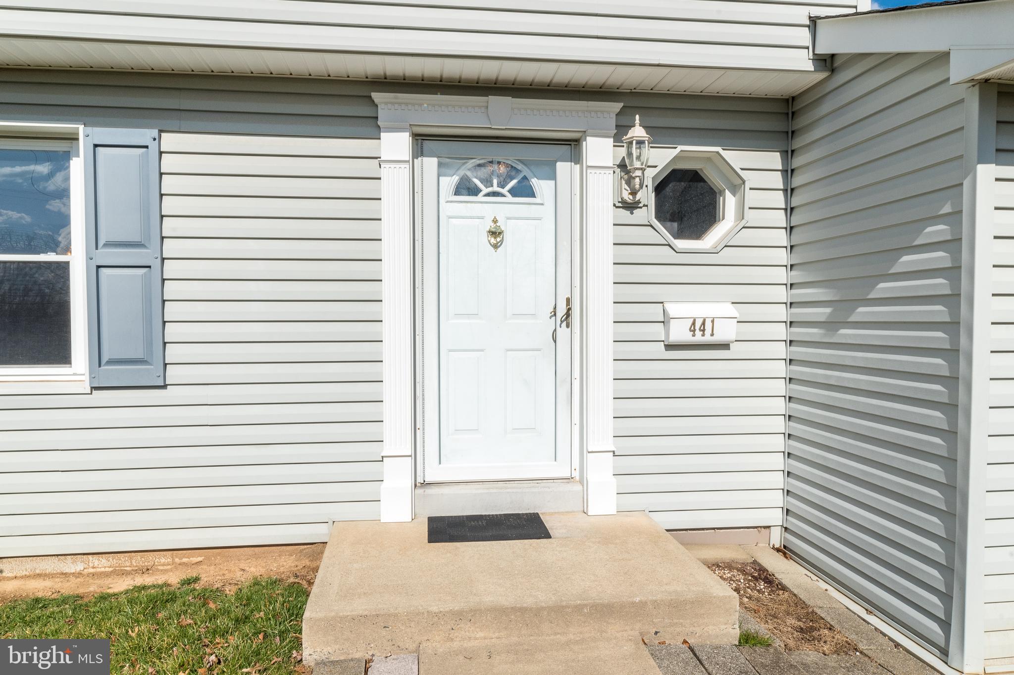 441 Maple Ave