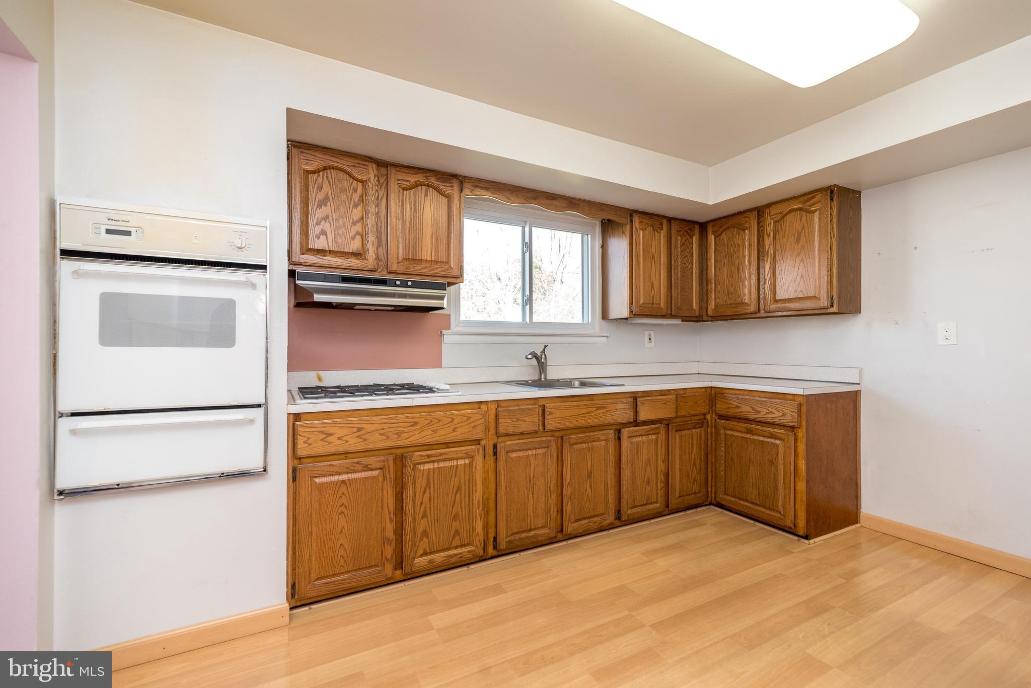 441 Maple Ave