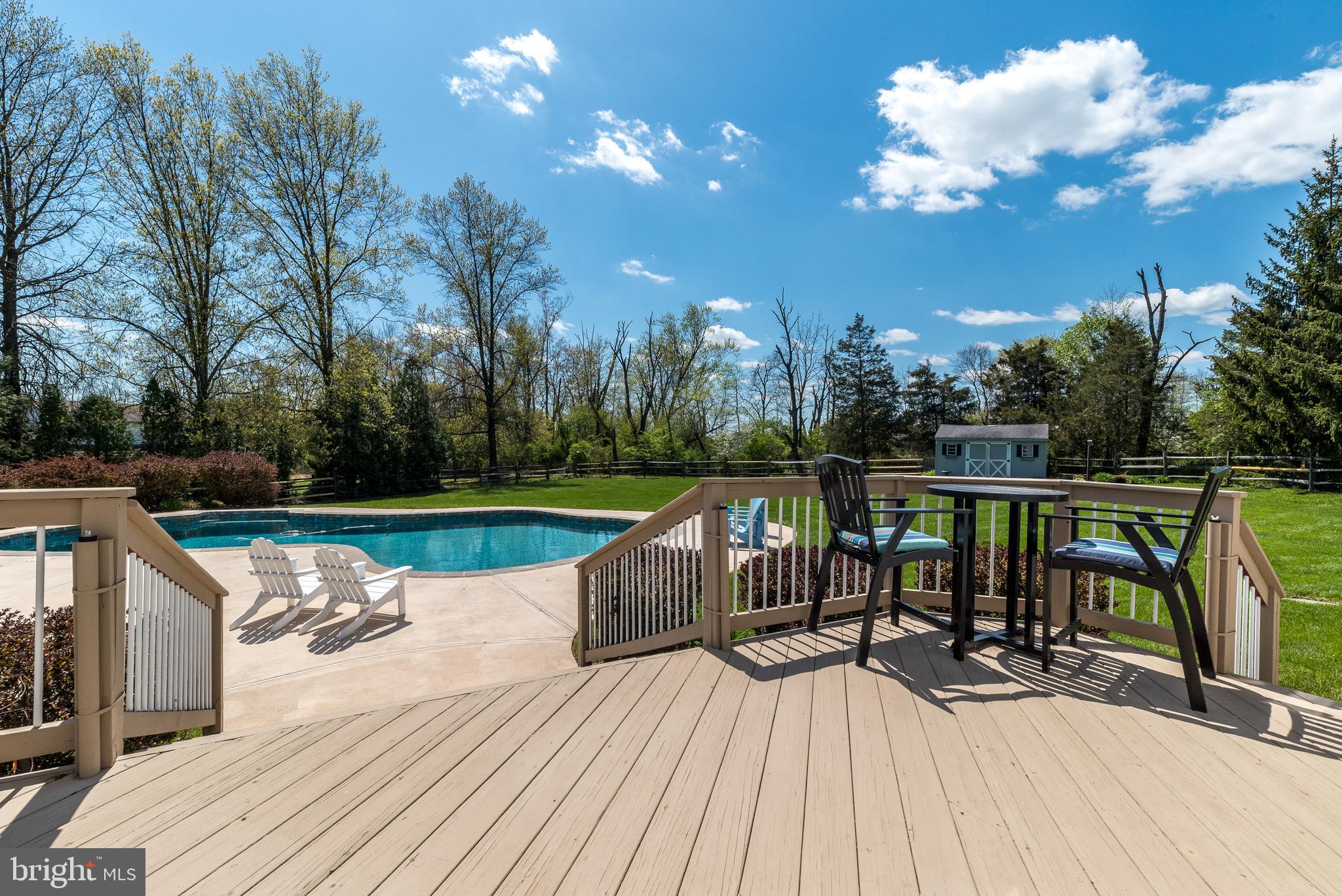 16 Marshall Cir